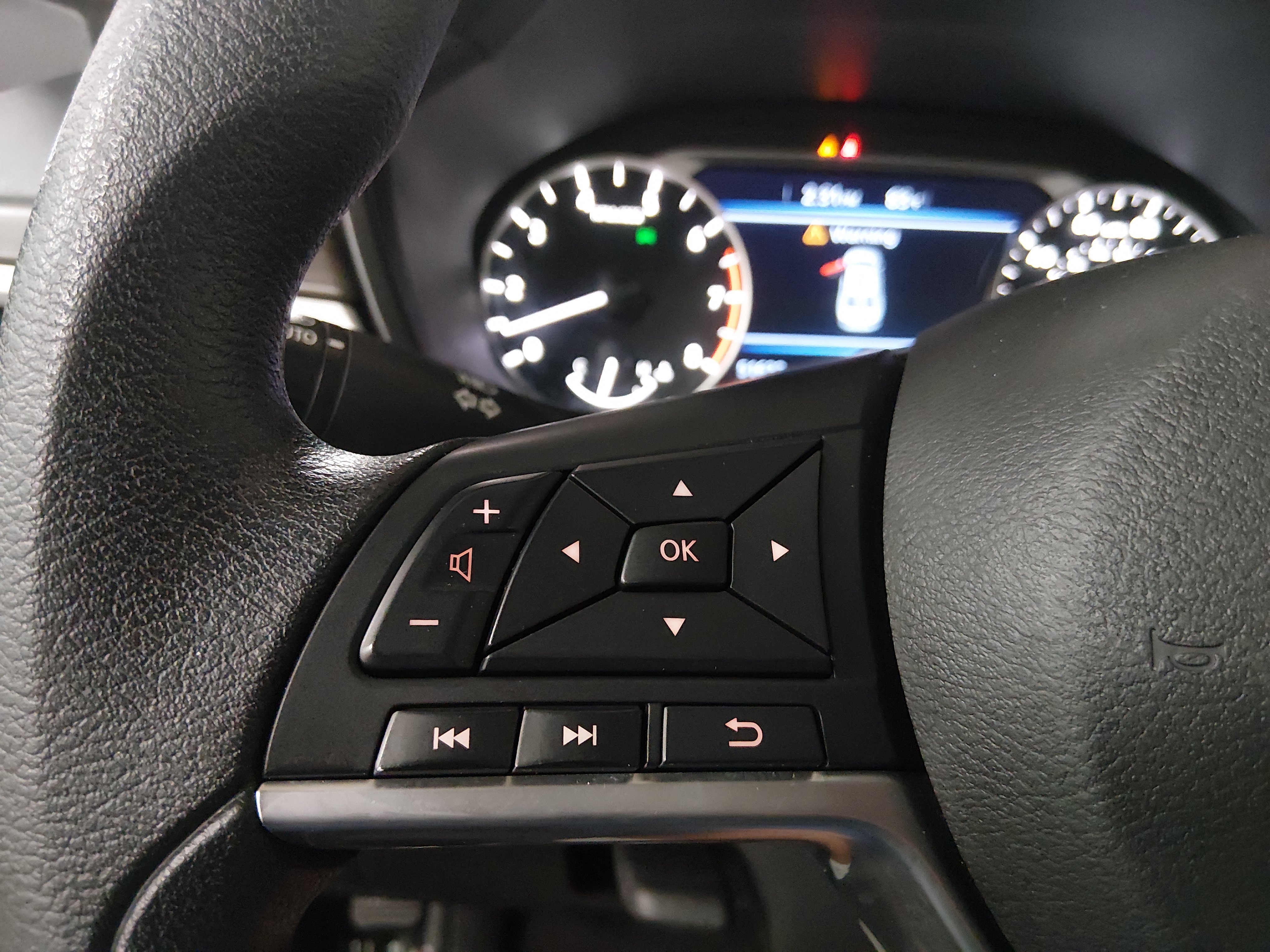 2025 Nissan Altima SV - Photo 12