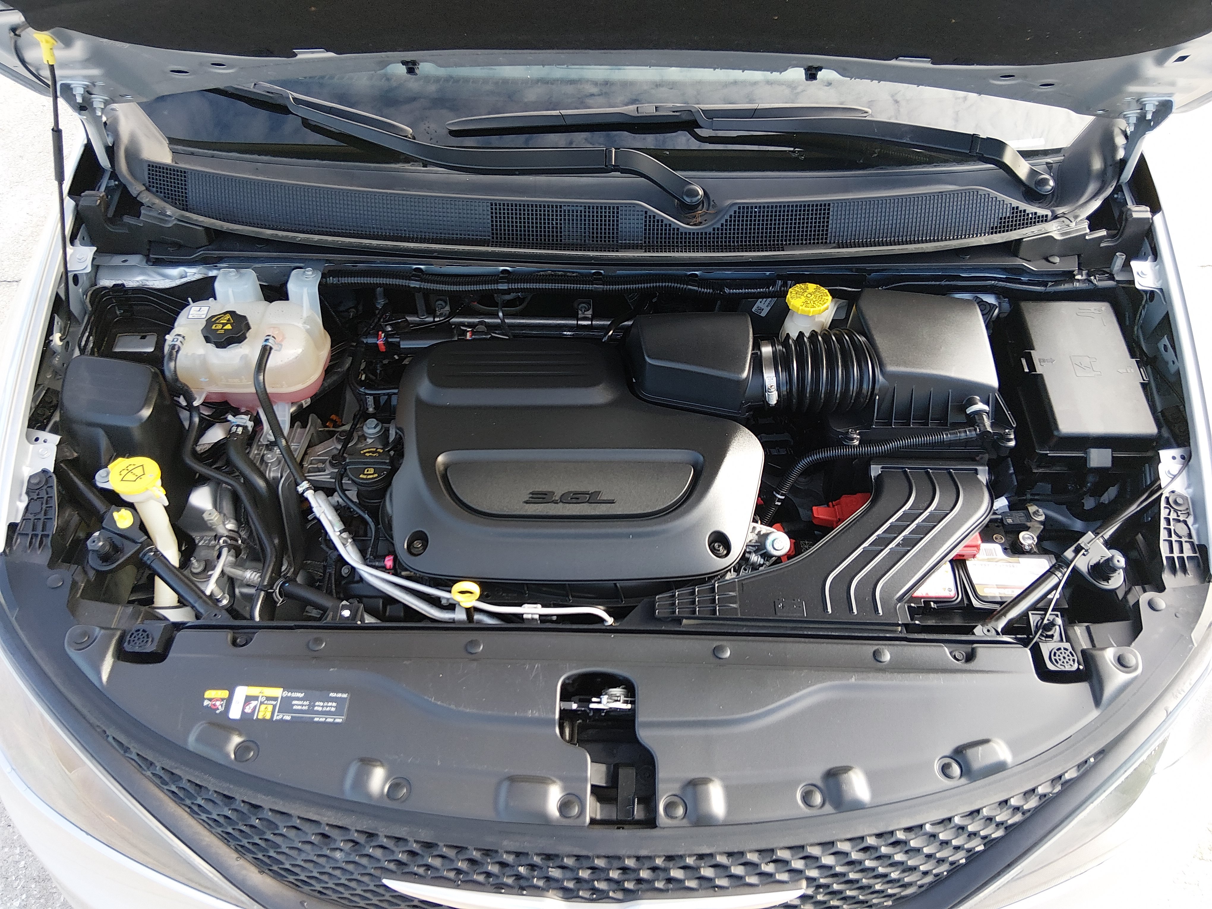 2022 Chrysler Voyager LX - Photo 9