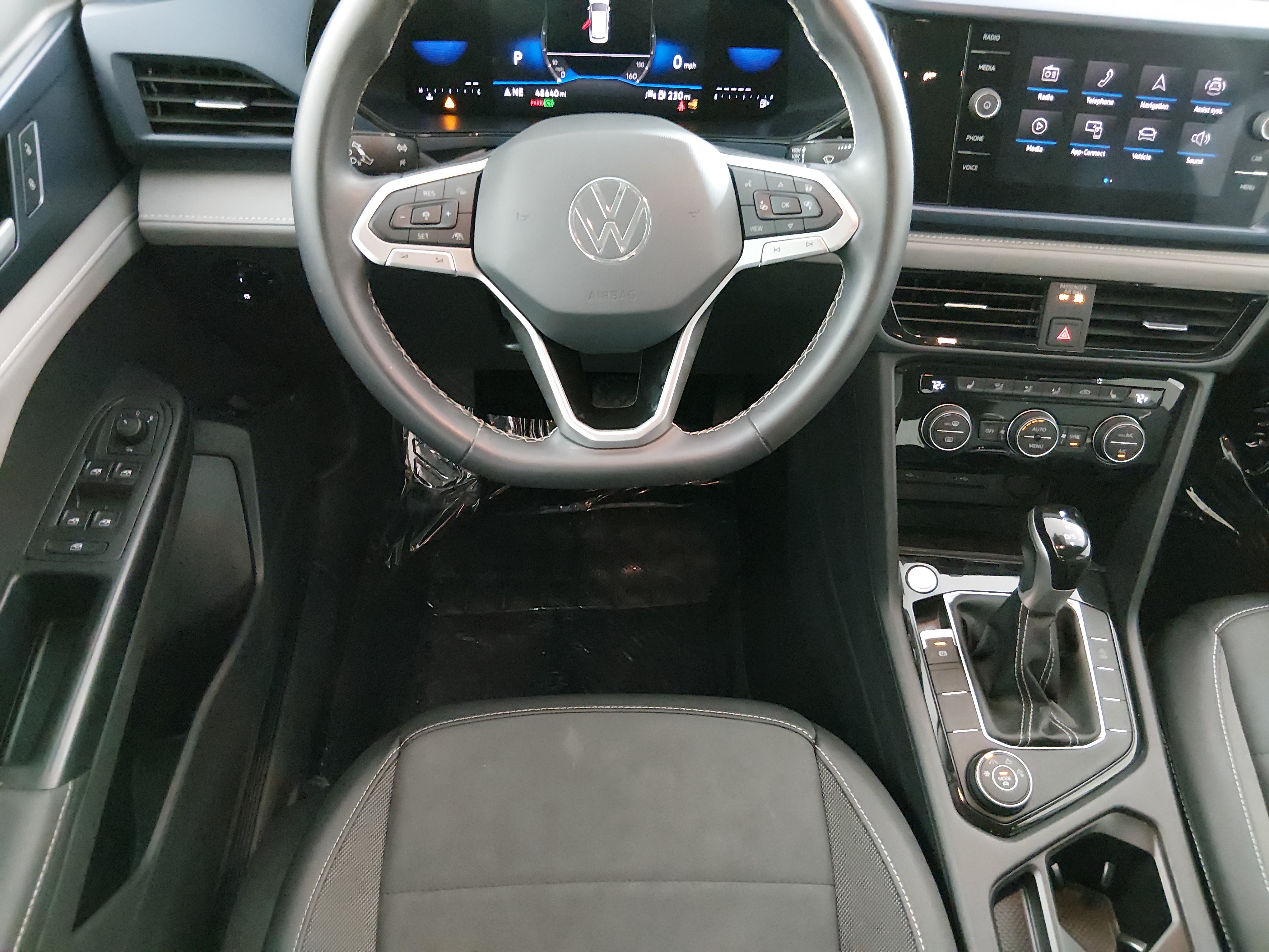2024 Volkswagen Taos SE - Photo 21