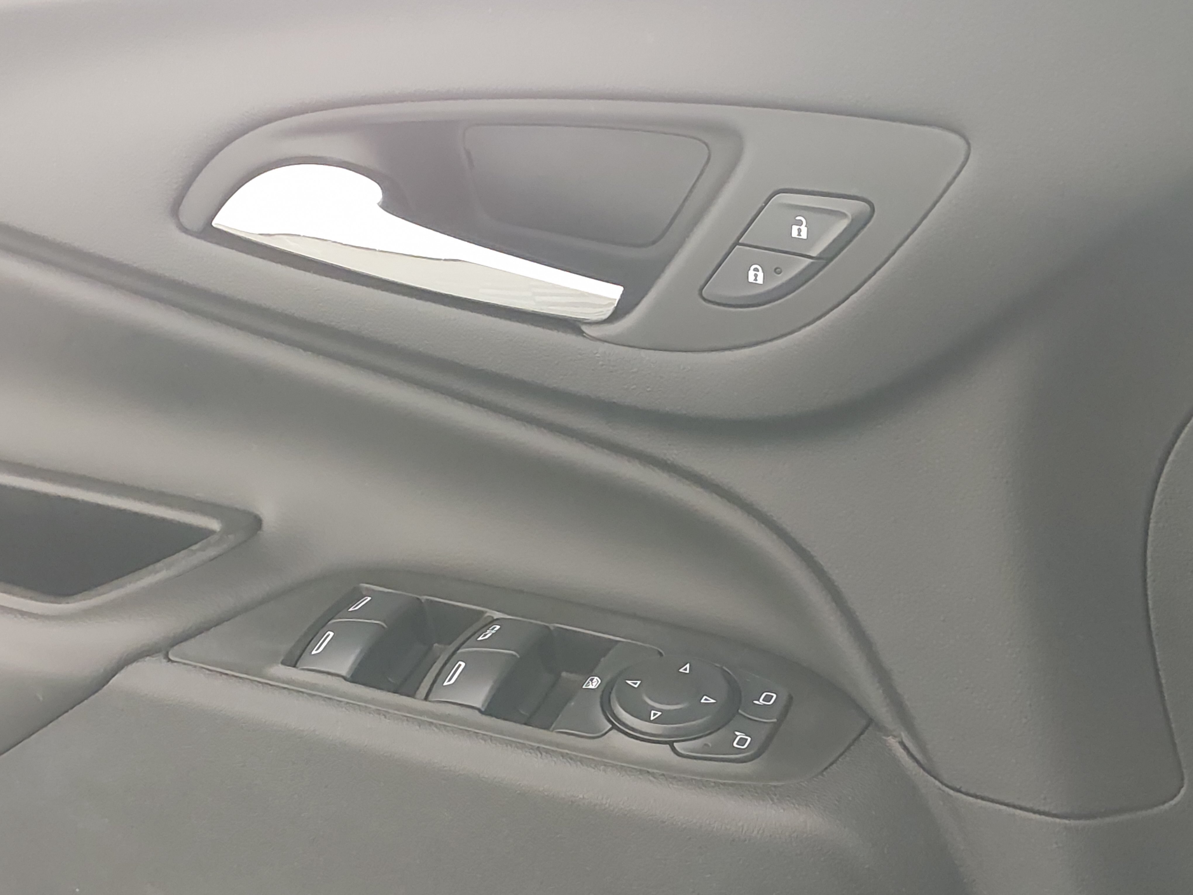 2024 Chevrolet Equinox LT - Photo 18
