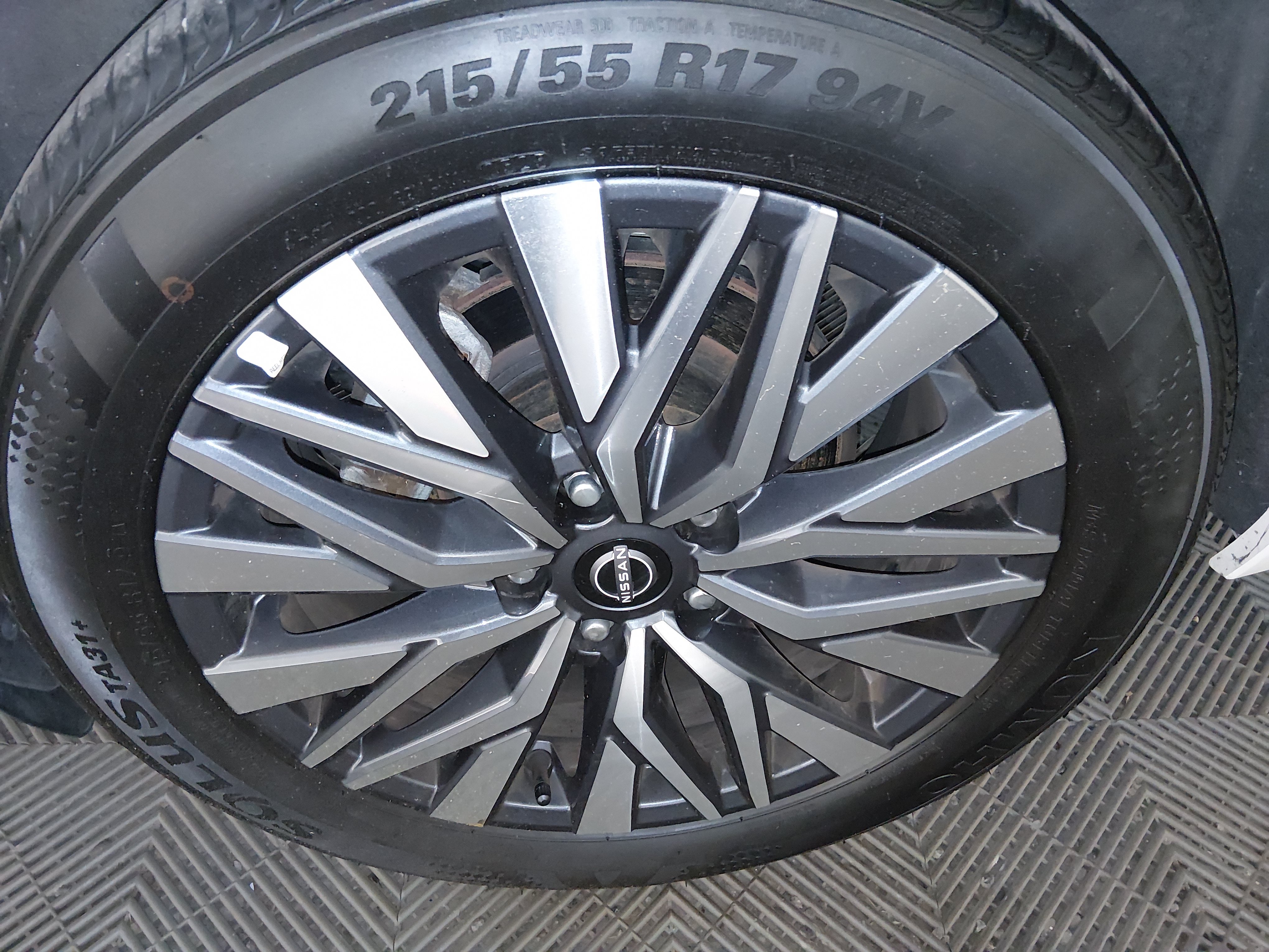2025 Nissan Altima SV - Photo 10