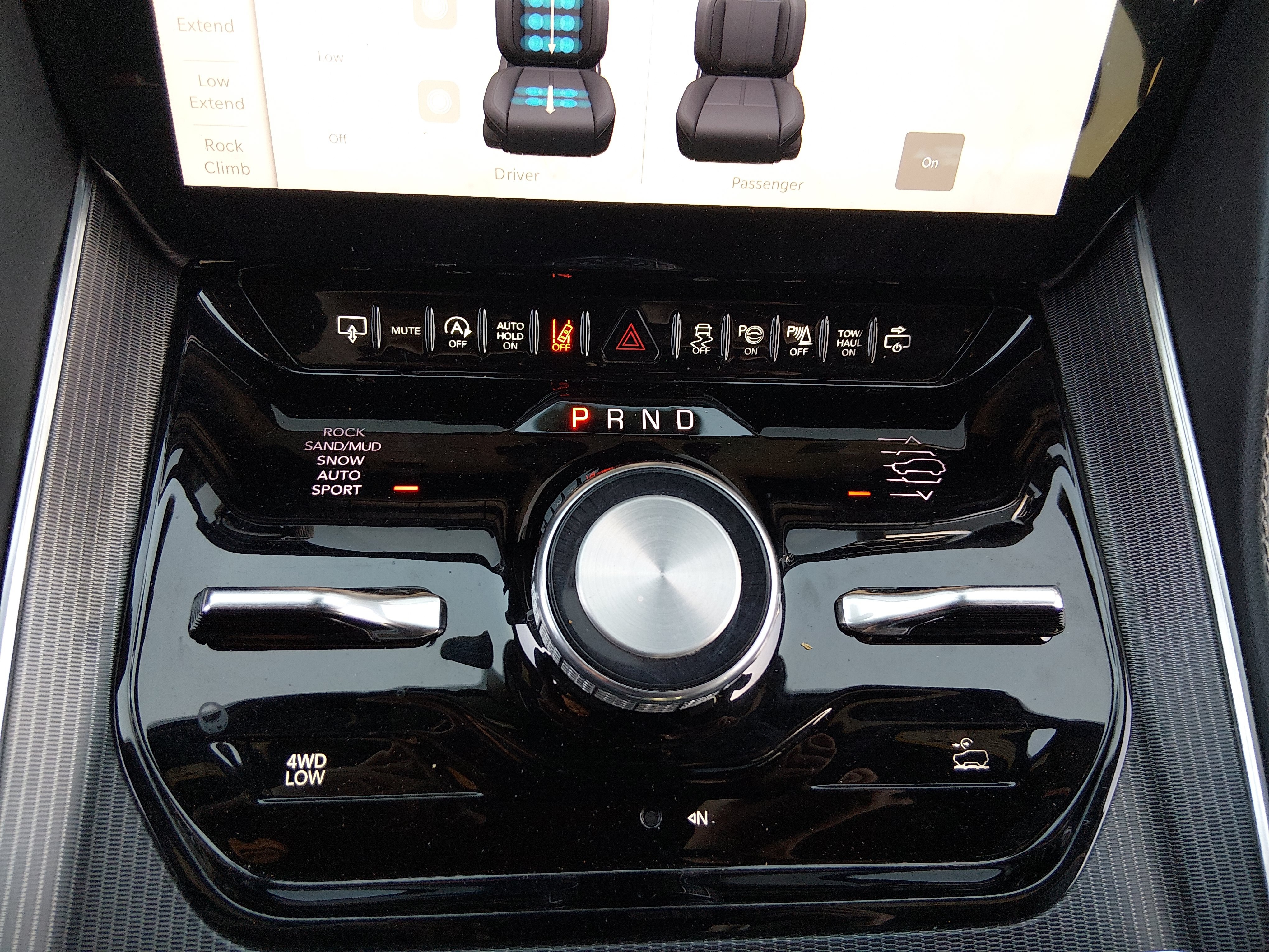 2024 Jeep Grand Wagoneer L Series II - Photo 16