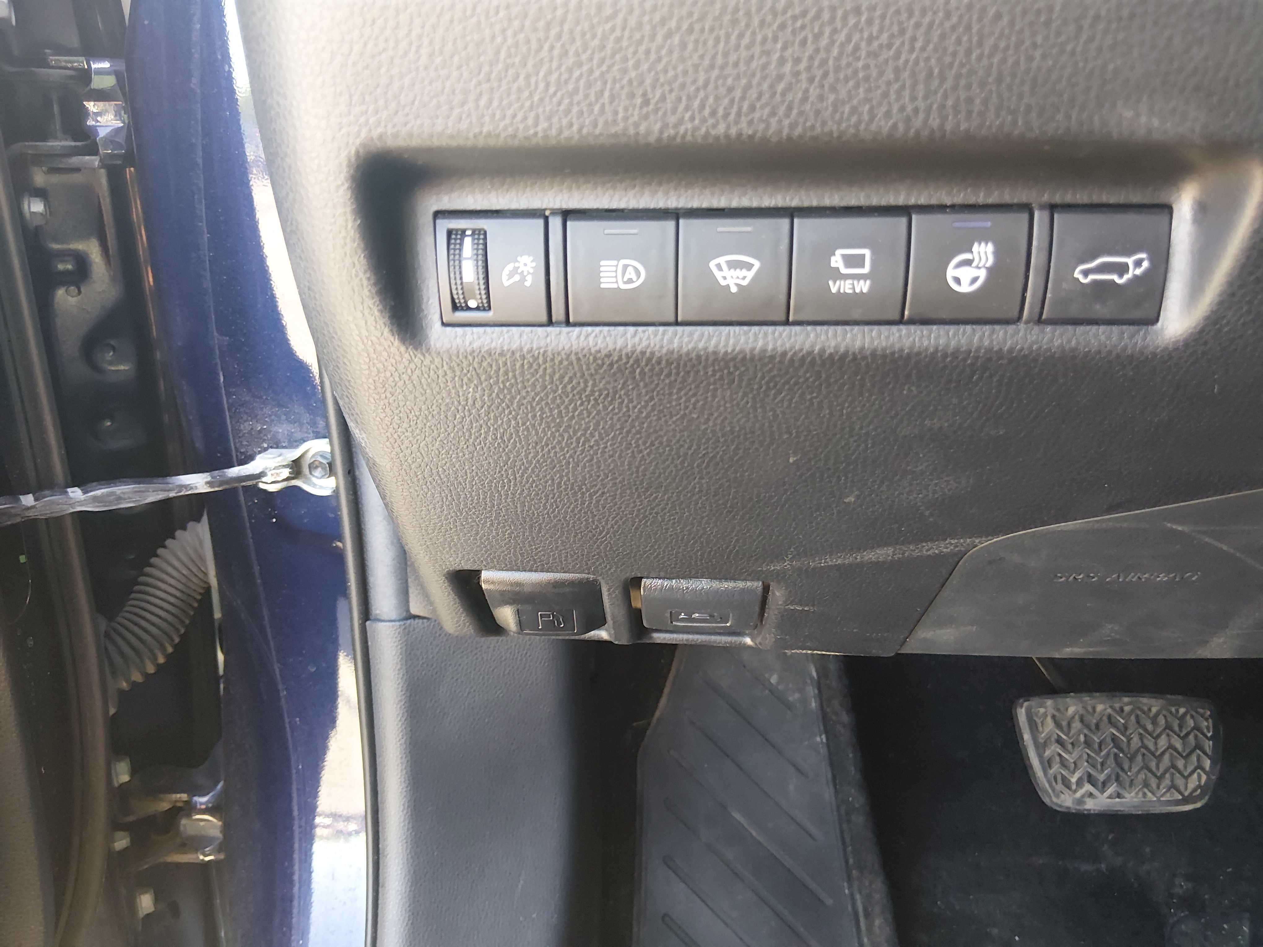 2021 Toyota RAV4 Limited - Photo 13