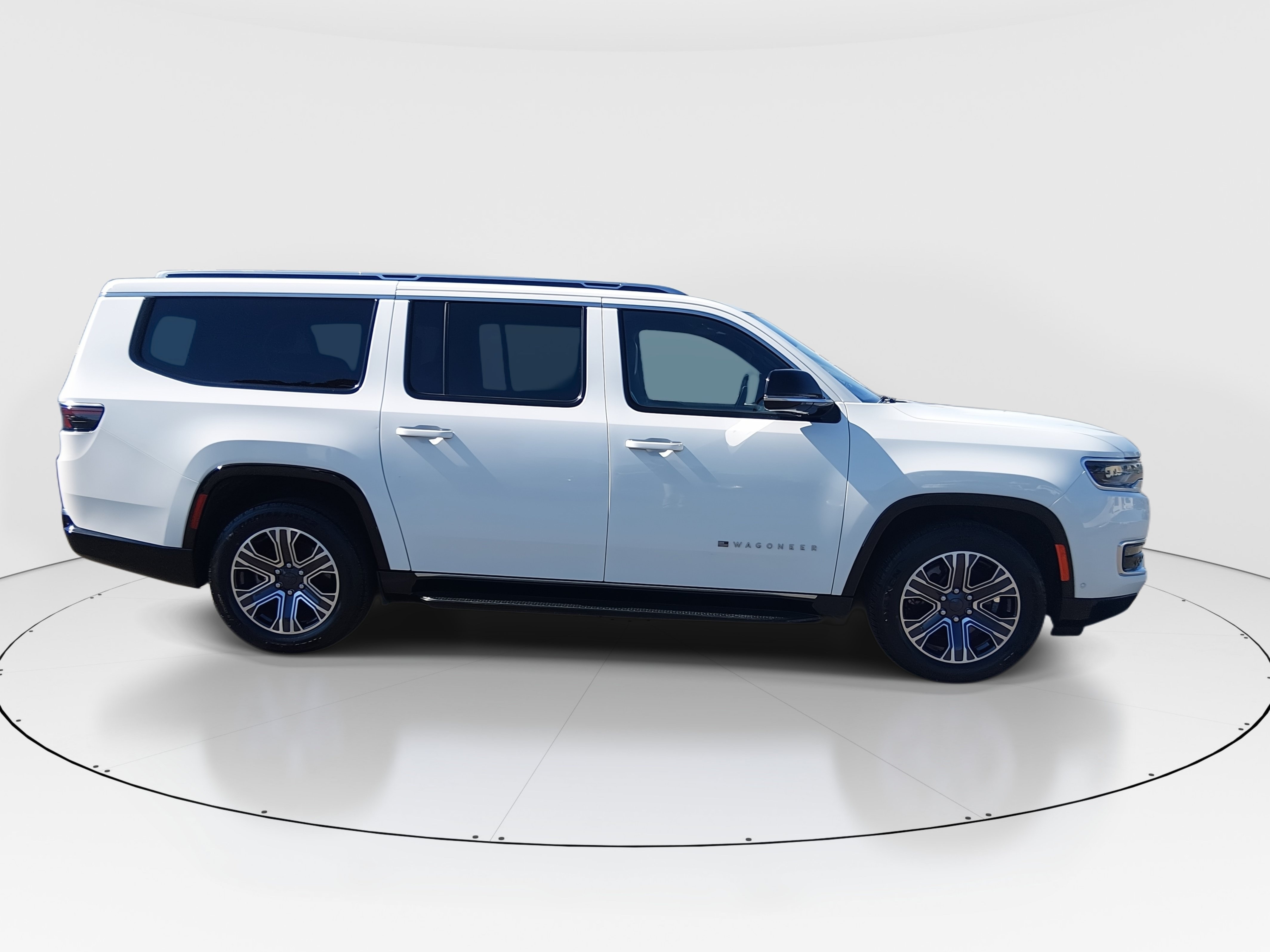 2023 Jeep Wagoneer L Series II - Photo 8