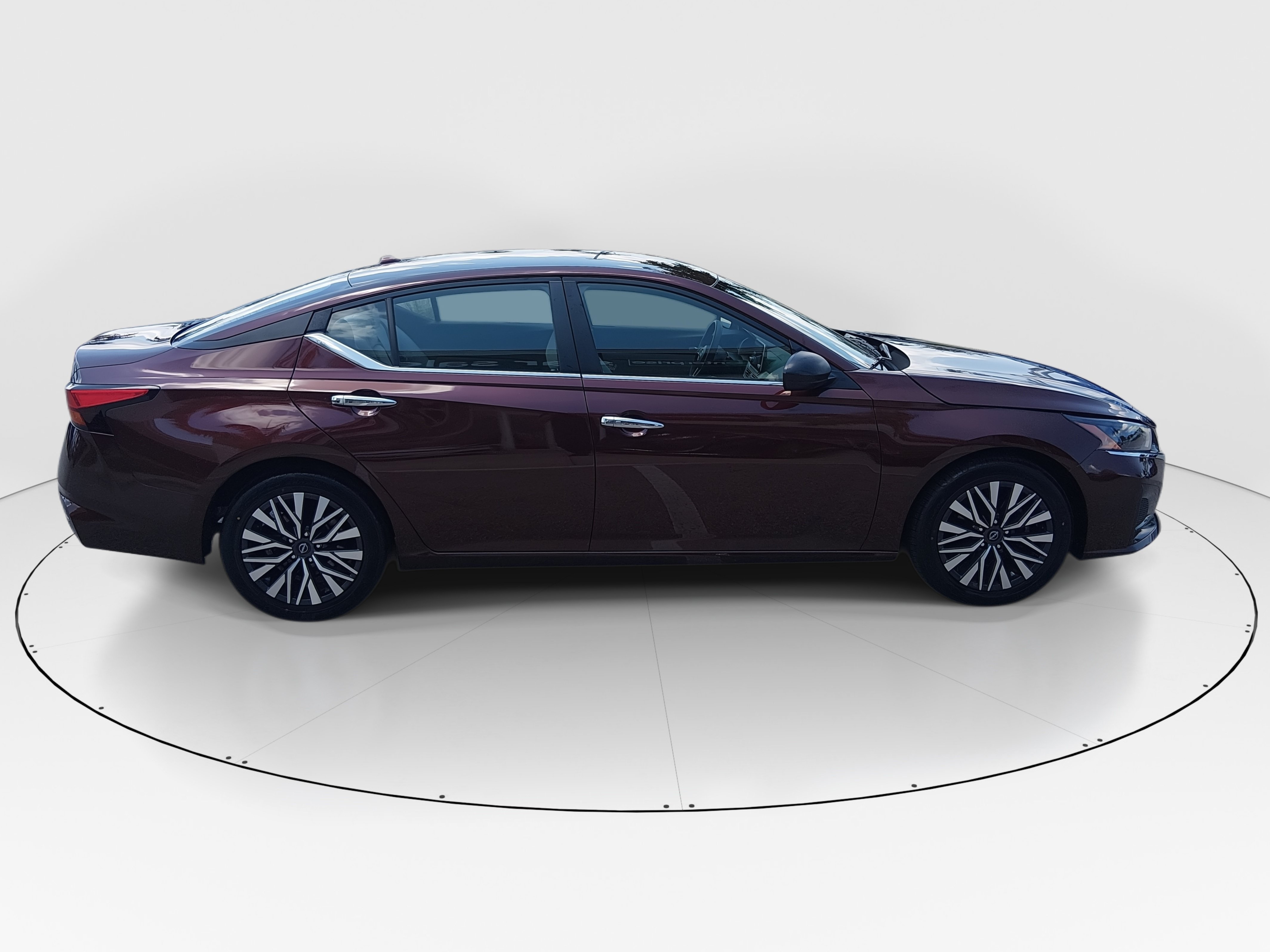 2025 Nissan Altima SV - Photo 8
