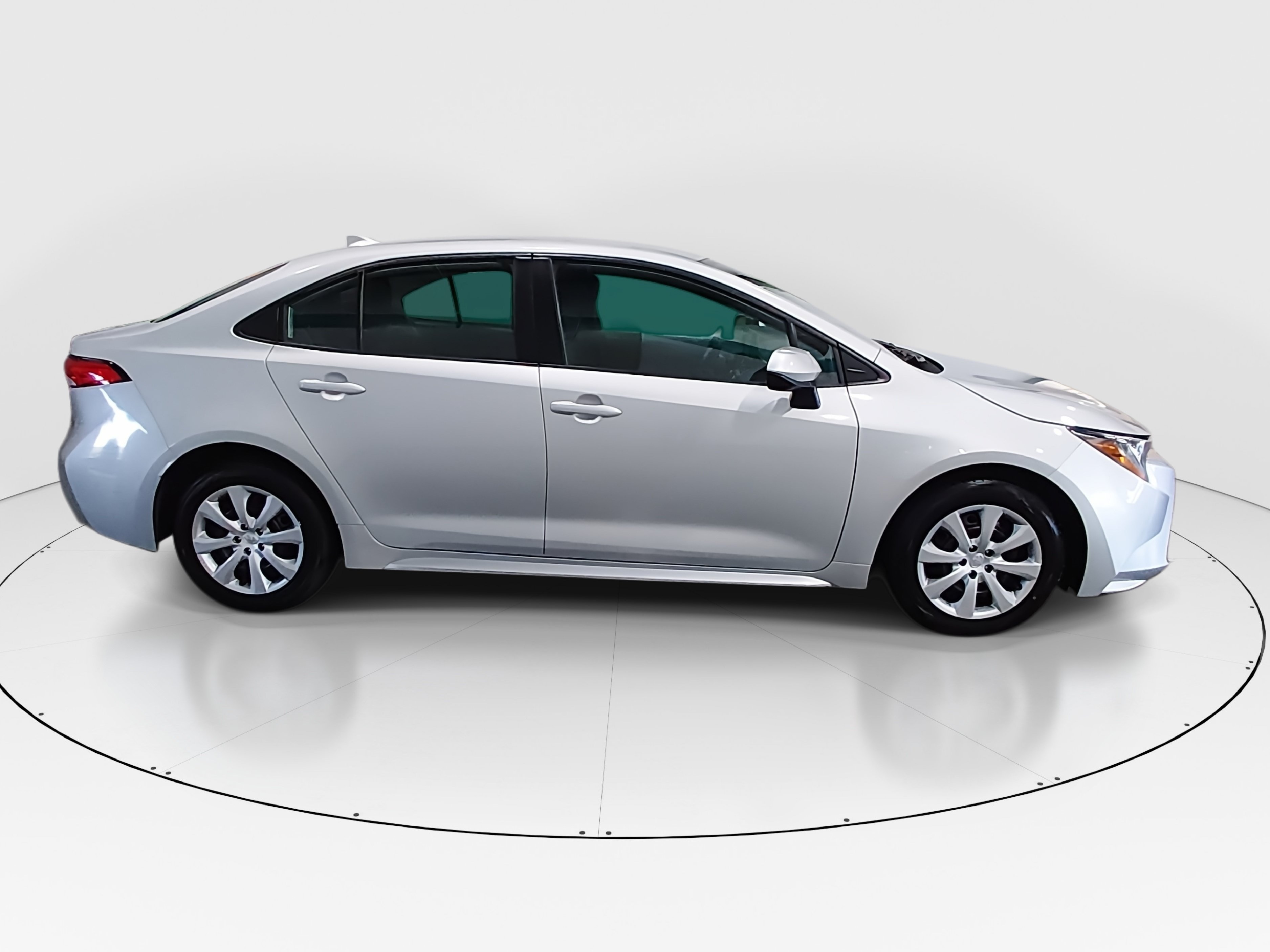 2024 Toyota Corolla LE - Photo 8