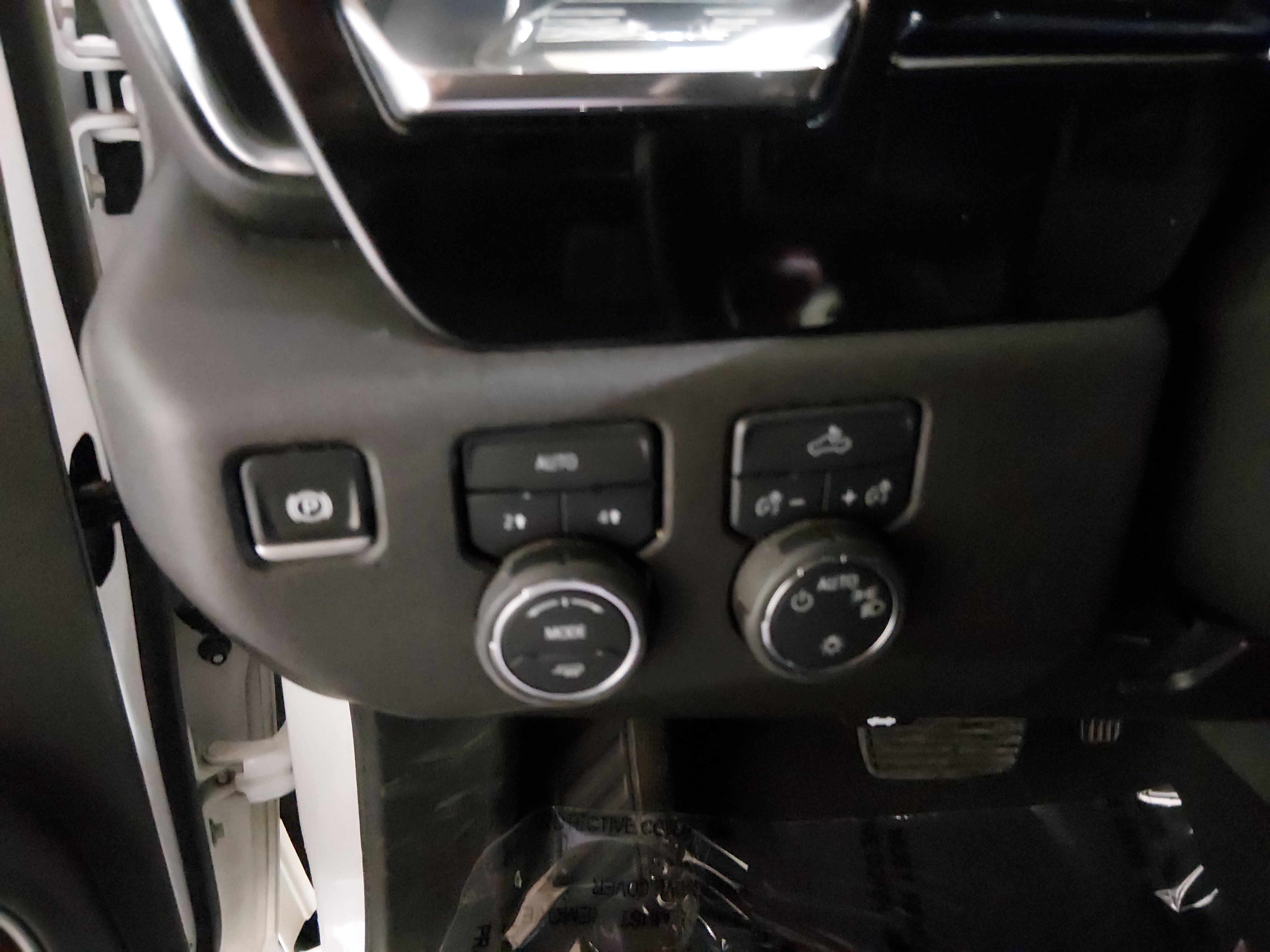 2025 Chevrolet Silverado 1500 LT - Photo 13