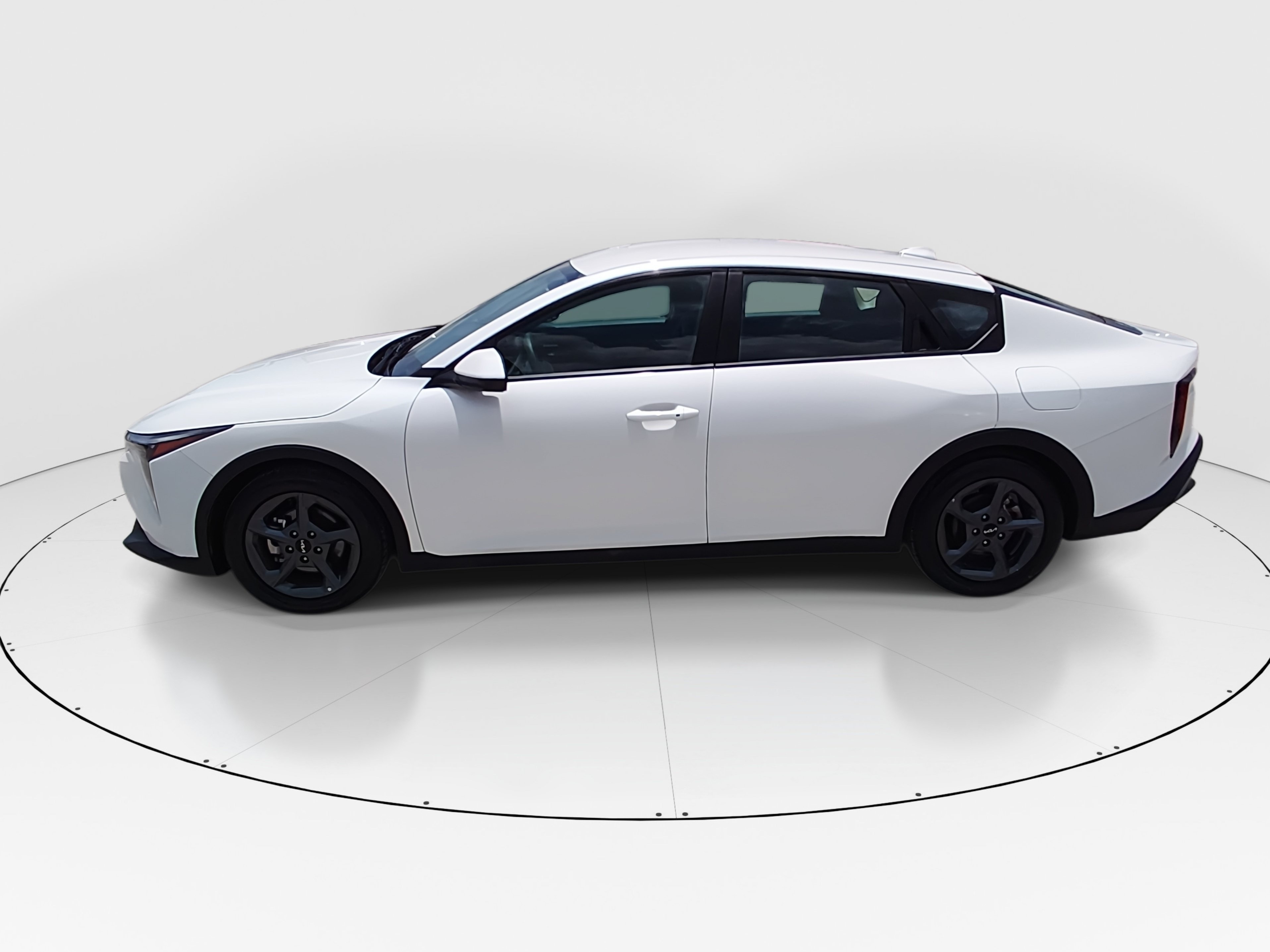 2025 Kia K4 LXS - Photo 4