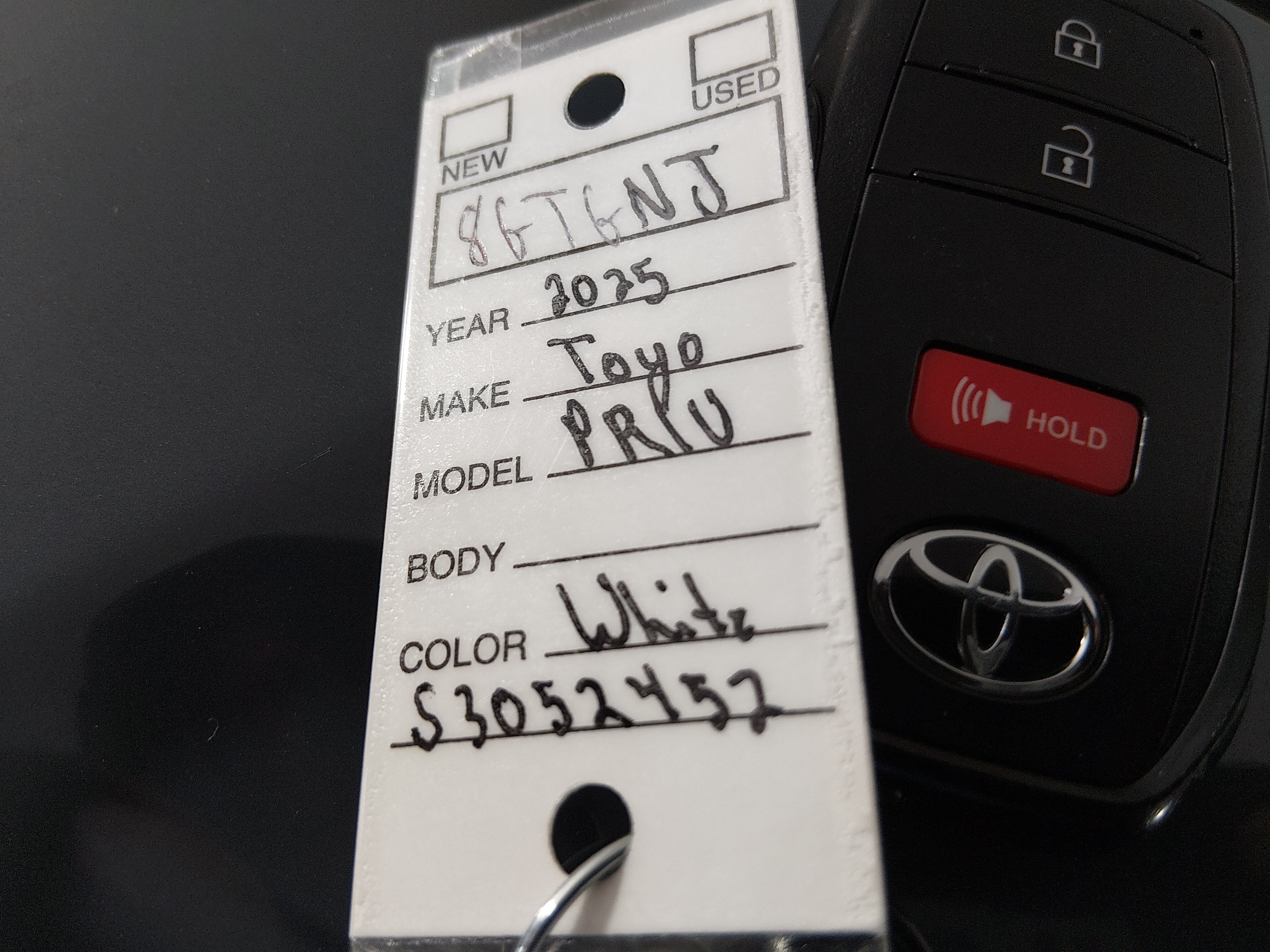 2025 Toyota Prius LE - Photo 15