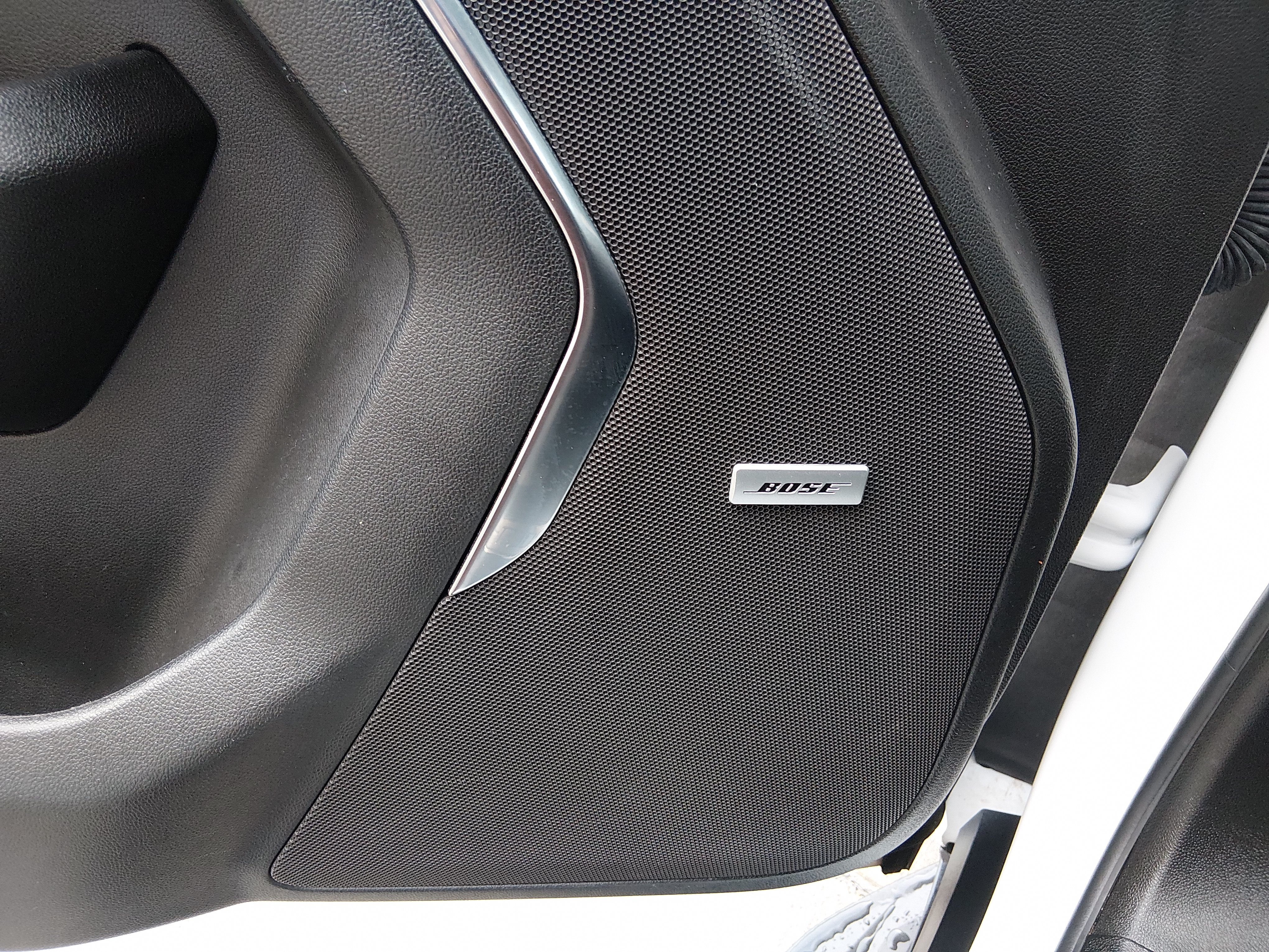 2024 Chevrolet Suburban LT - Photo 22