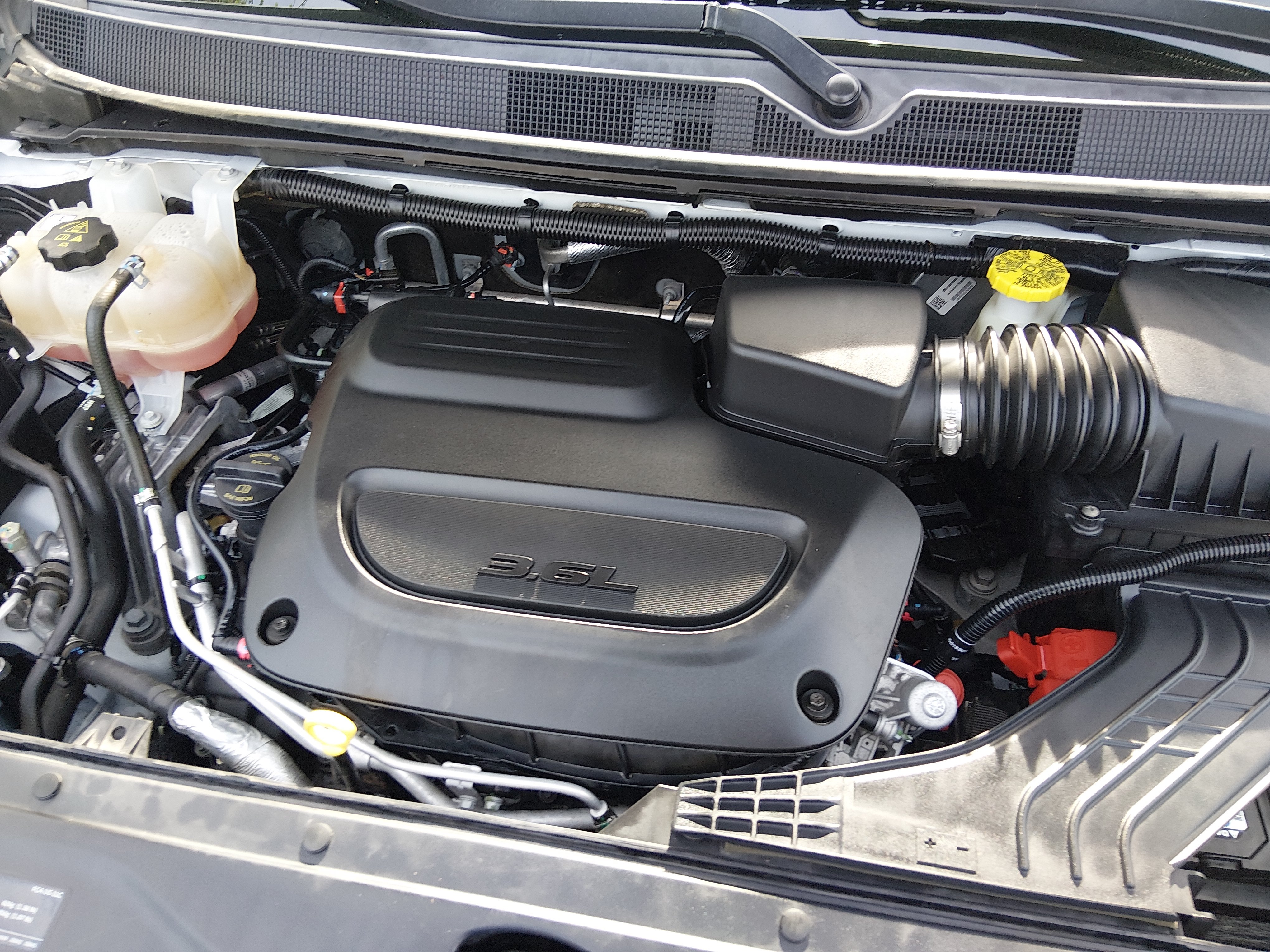 2023 Chrysler Voyager LX - Photo 9