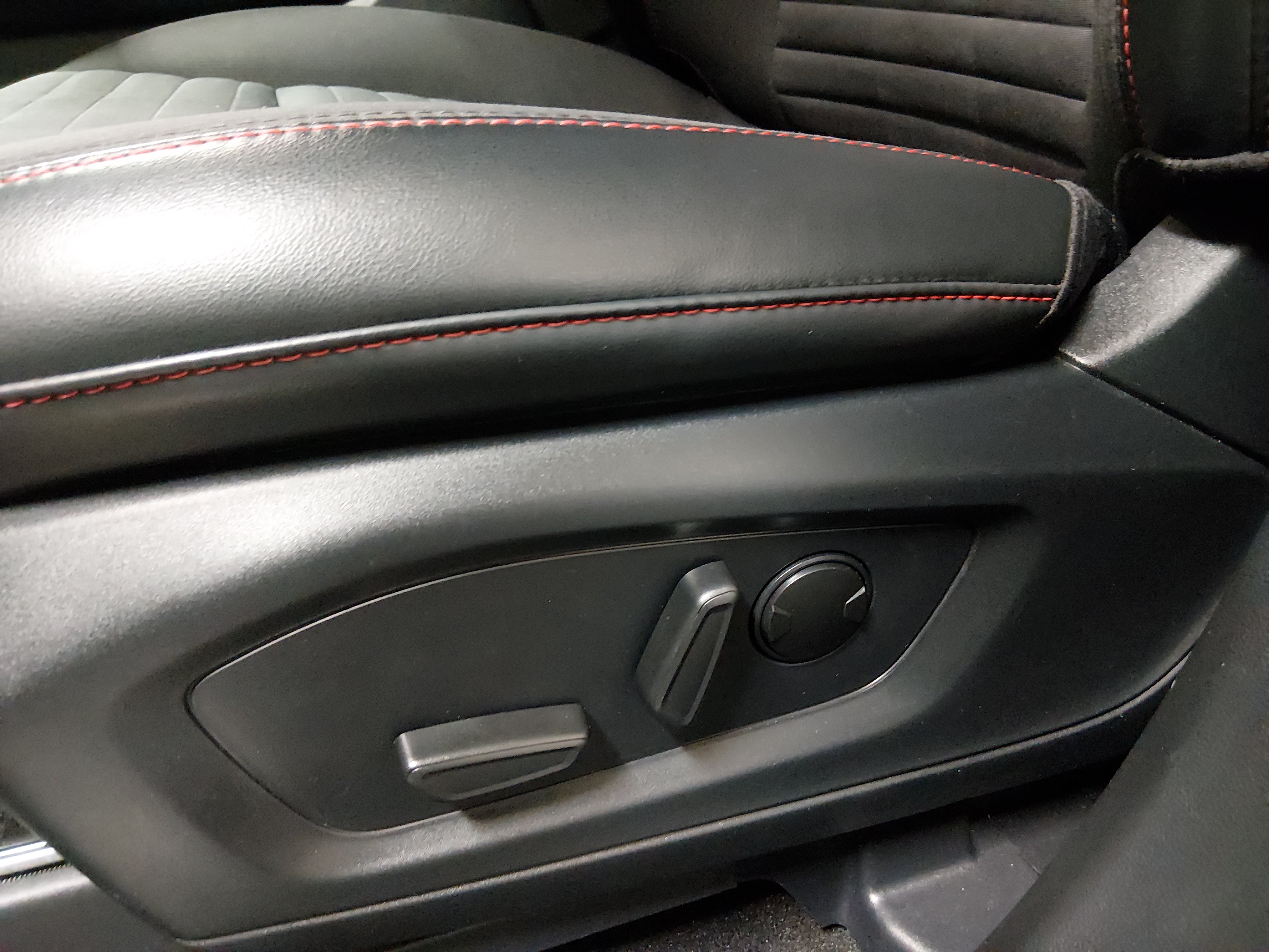 2025 Ford Explorer ST-LINE - Photo 25