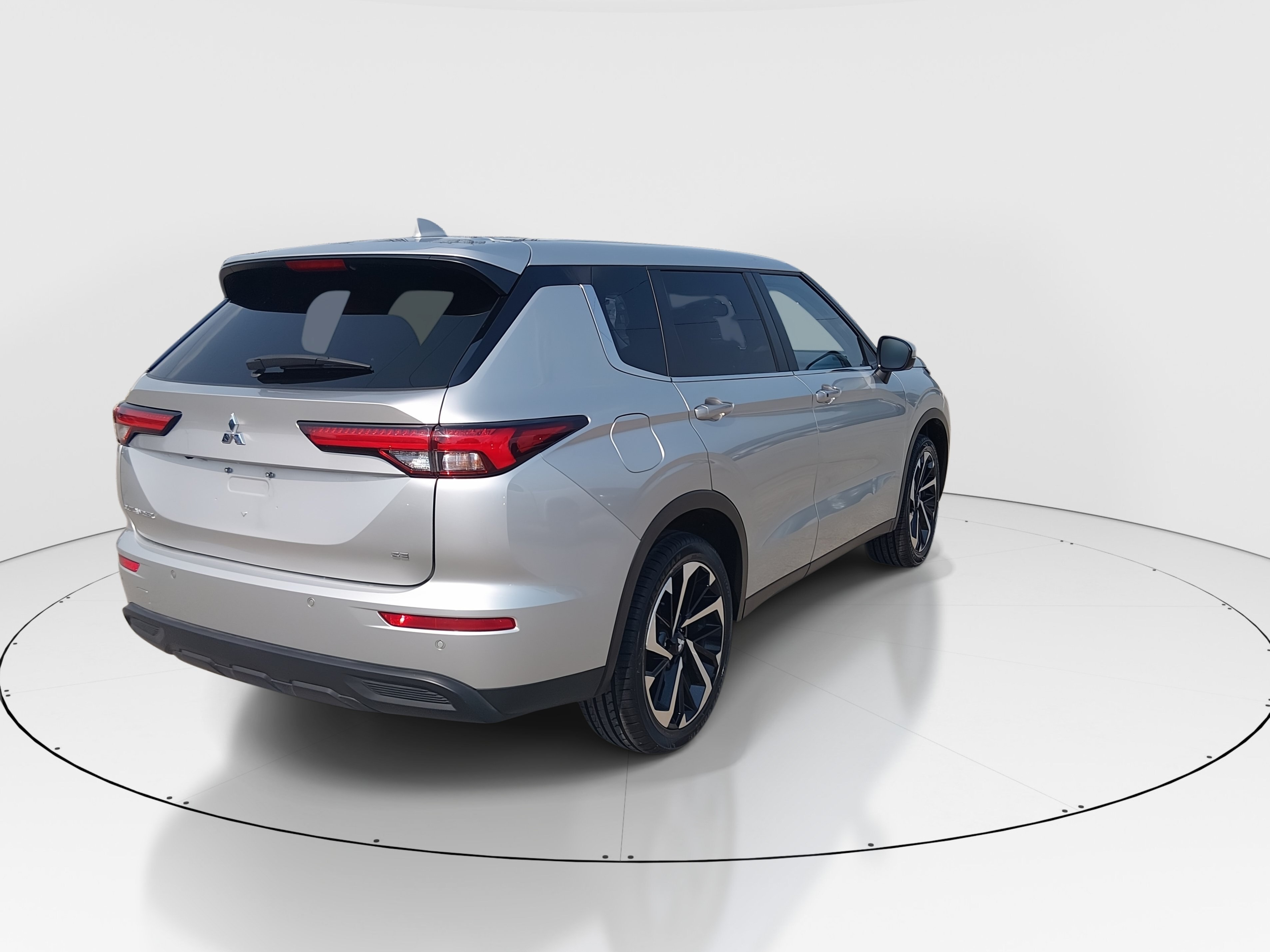 2024 Mitsubishi Outlander SE - Photo 7