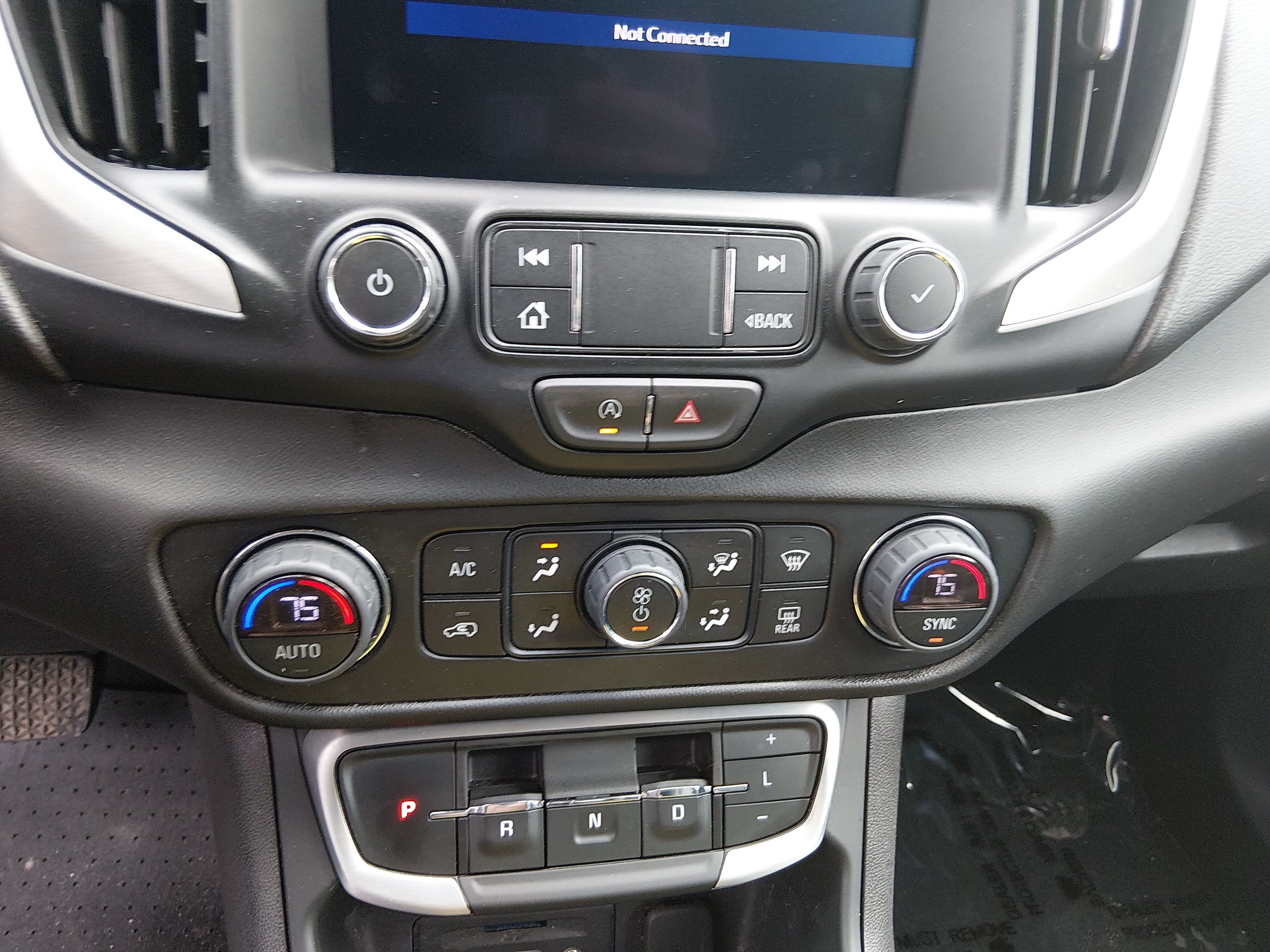 2024 GMC Terrain SLT - Photo 13
