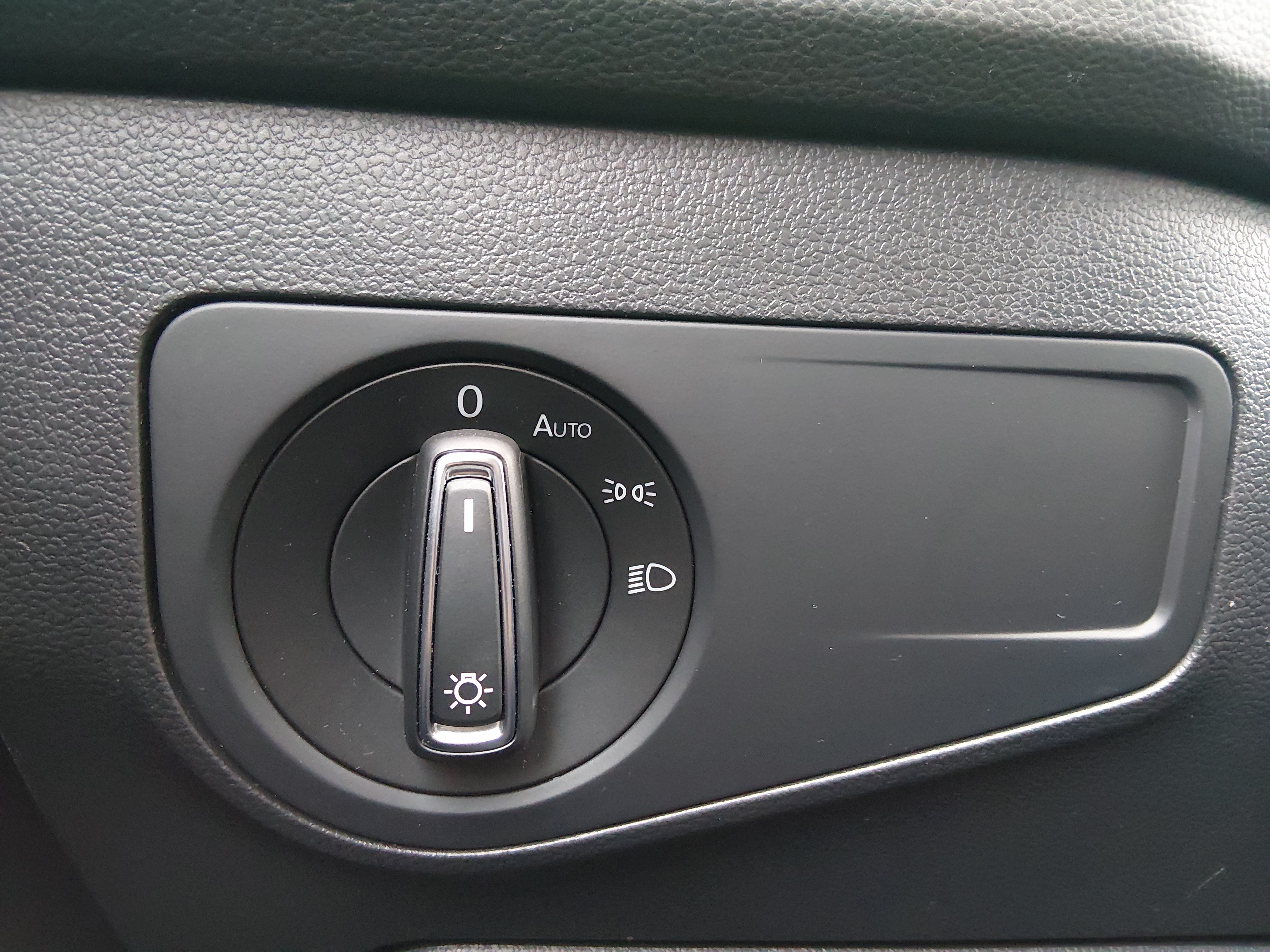2023 Volkswagen Tiguan SE - Photo 19