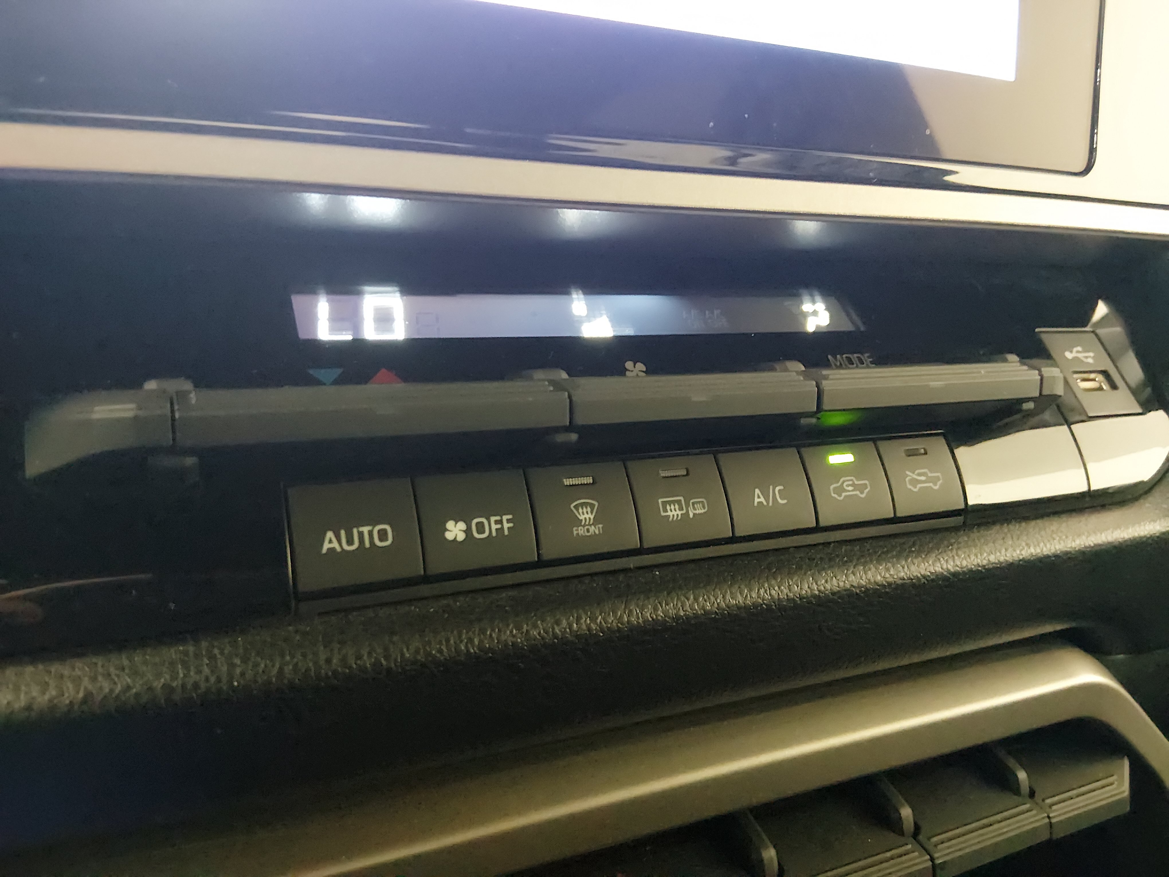 2025 Toyota Tundra SR5 - Photo 19