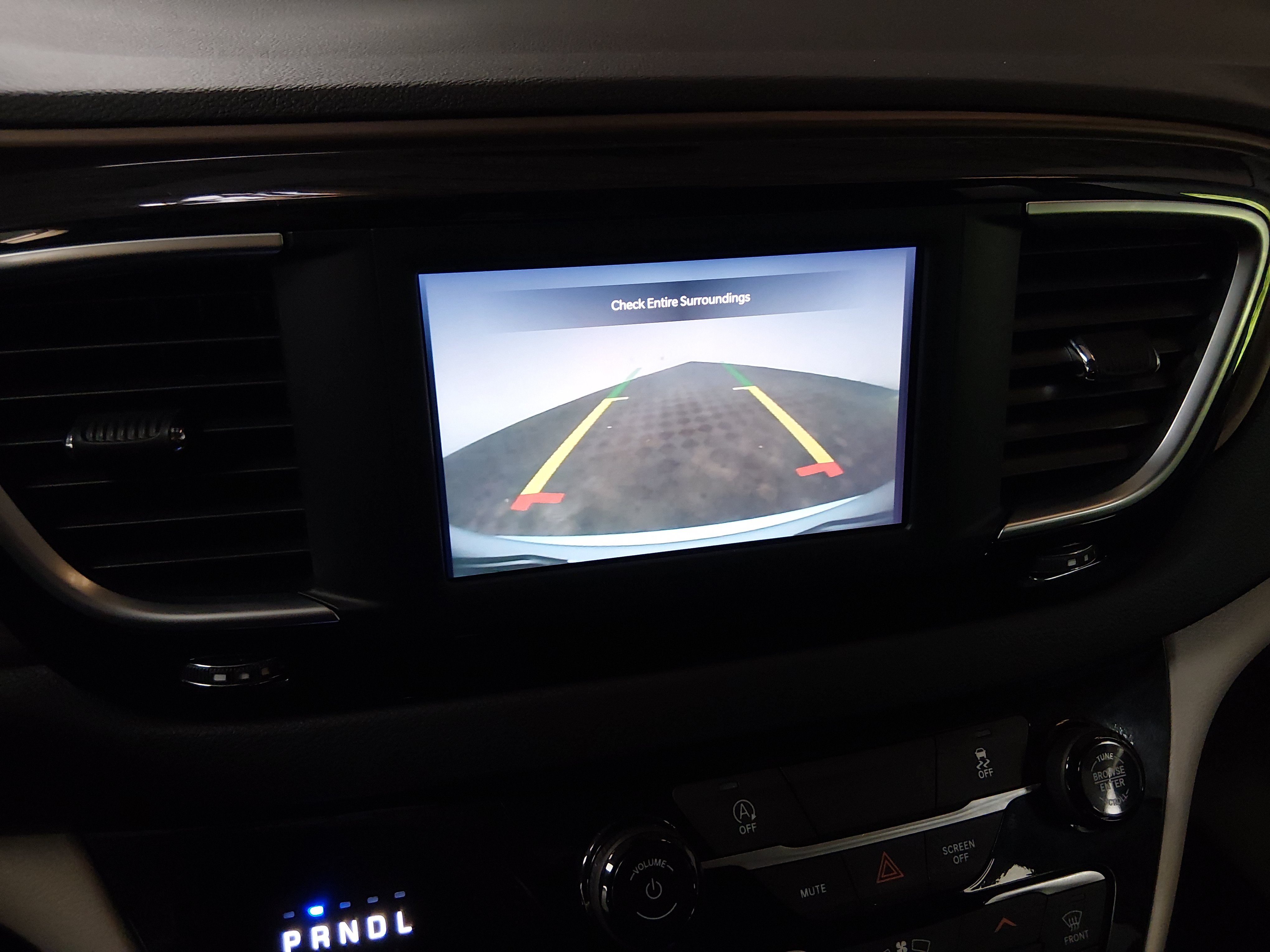 2024 Chrysler Voyager LX - Photo 16