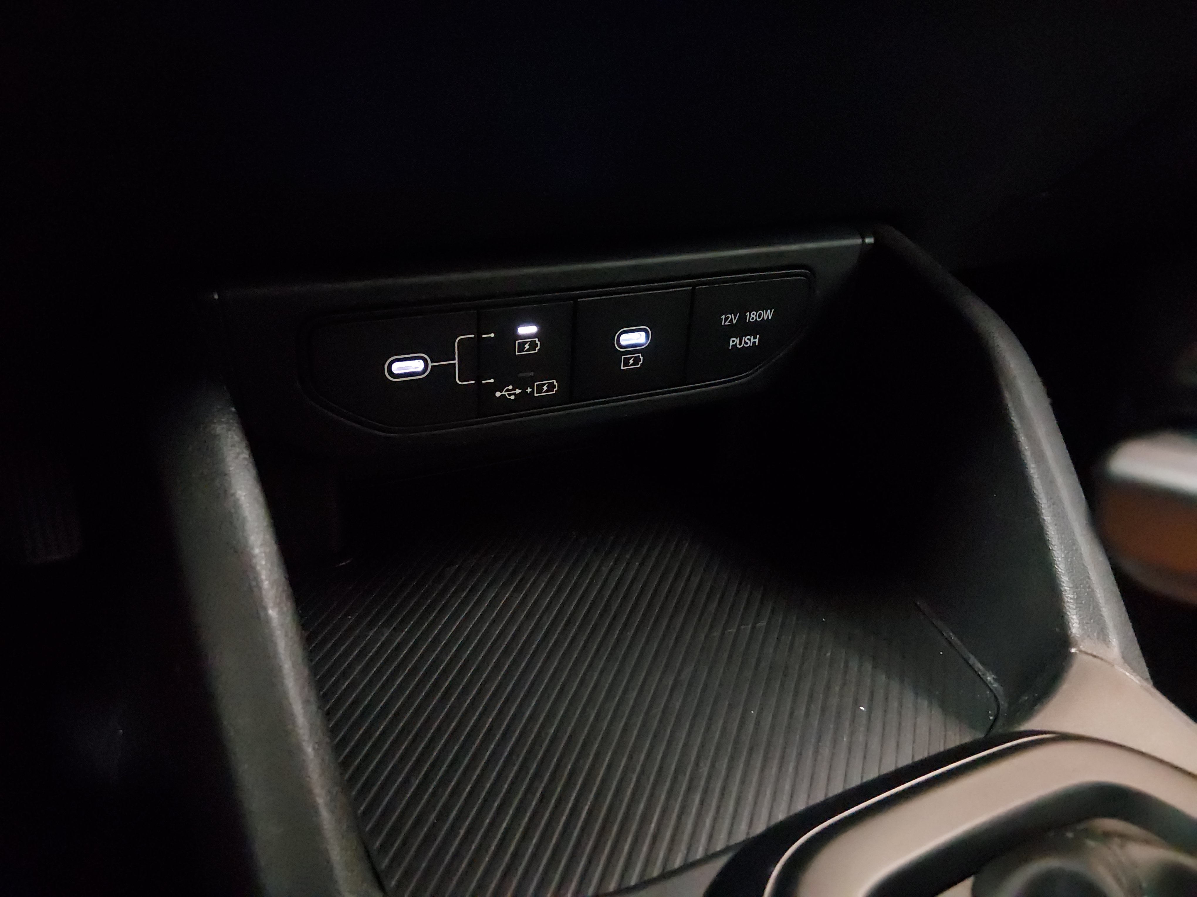 2025 Kia K4 LXS - Photo 18