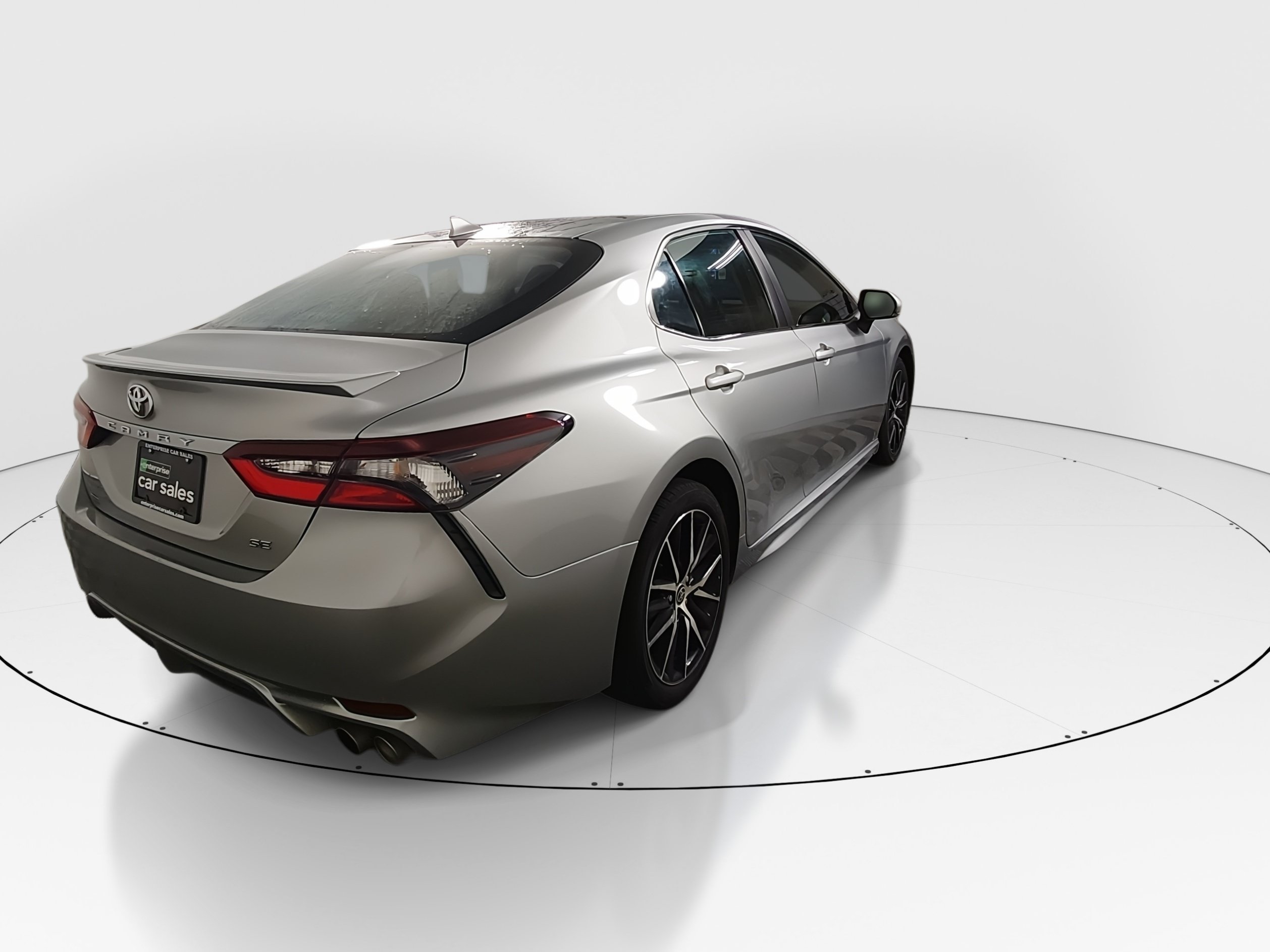 2024 Toyota Camry SE - Photo 7