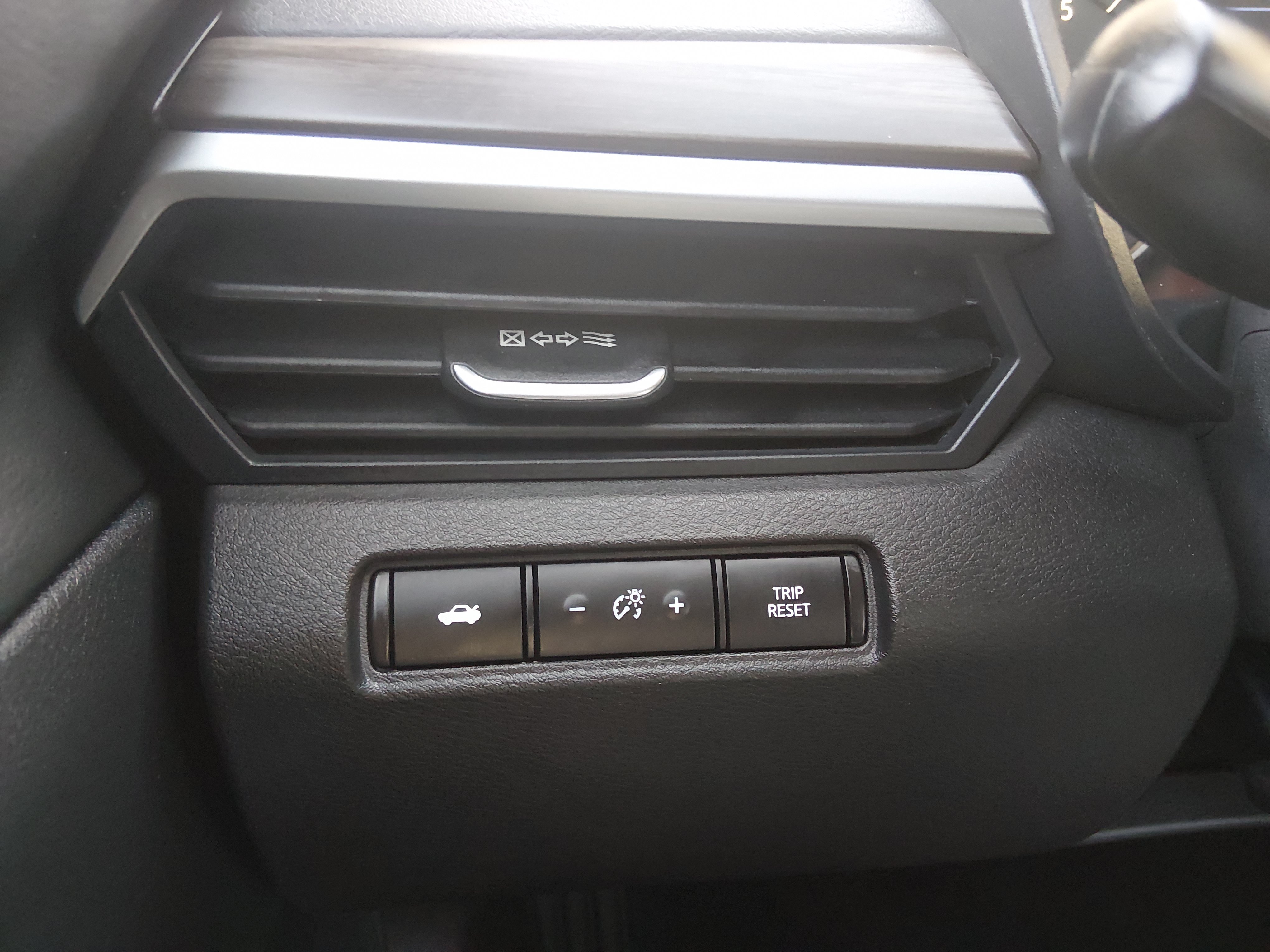 2025 Nissan Altima SV - Photo 18