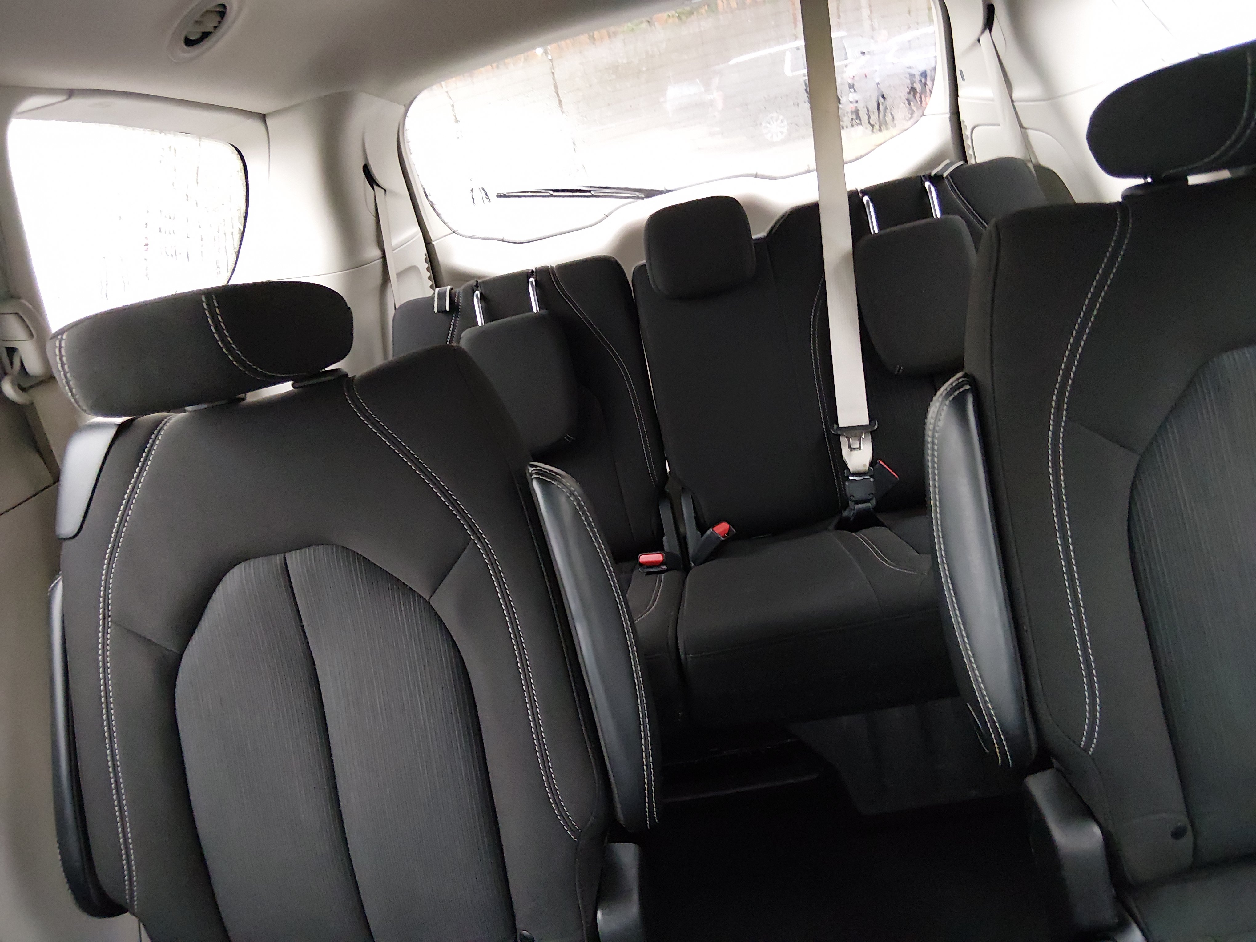 2023 Chrysler Voyager LX - Photo 17