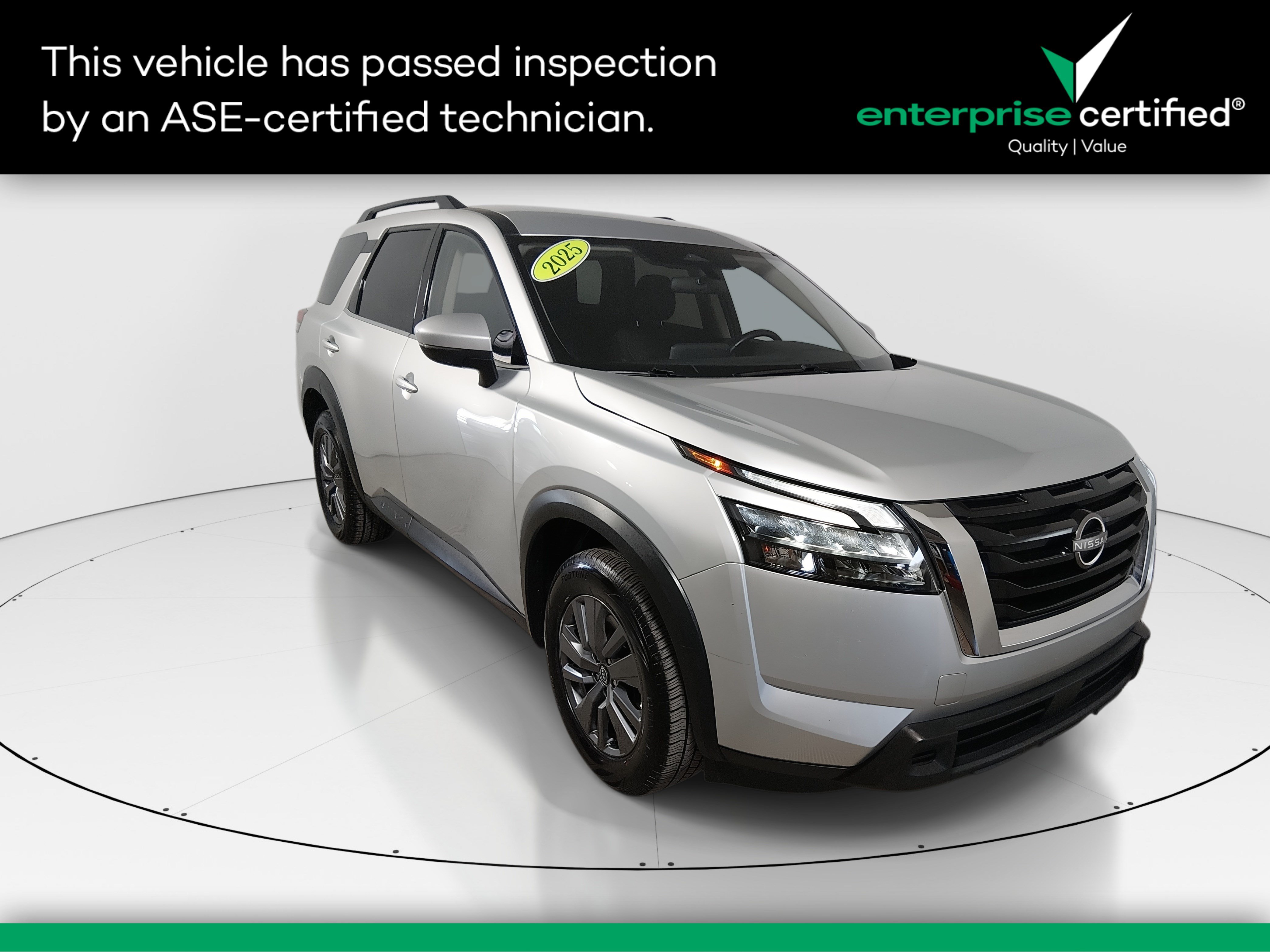 2025 Nissan Pathfinder SV