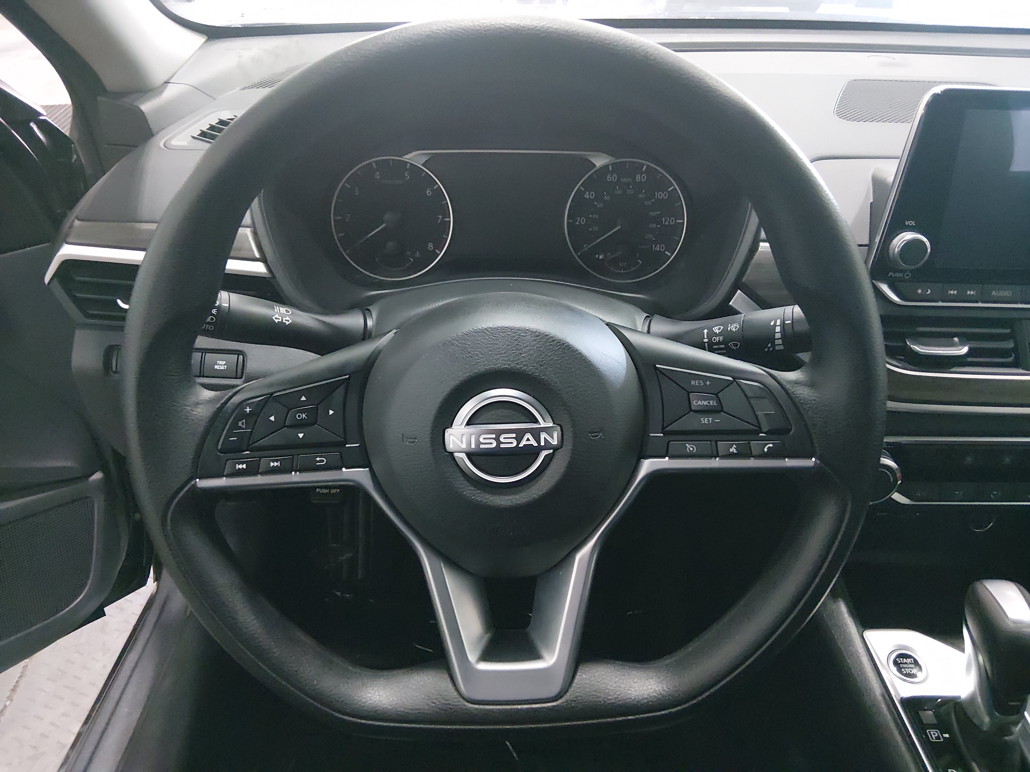 2025 Nissan Altima SV - Photo 12