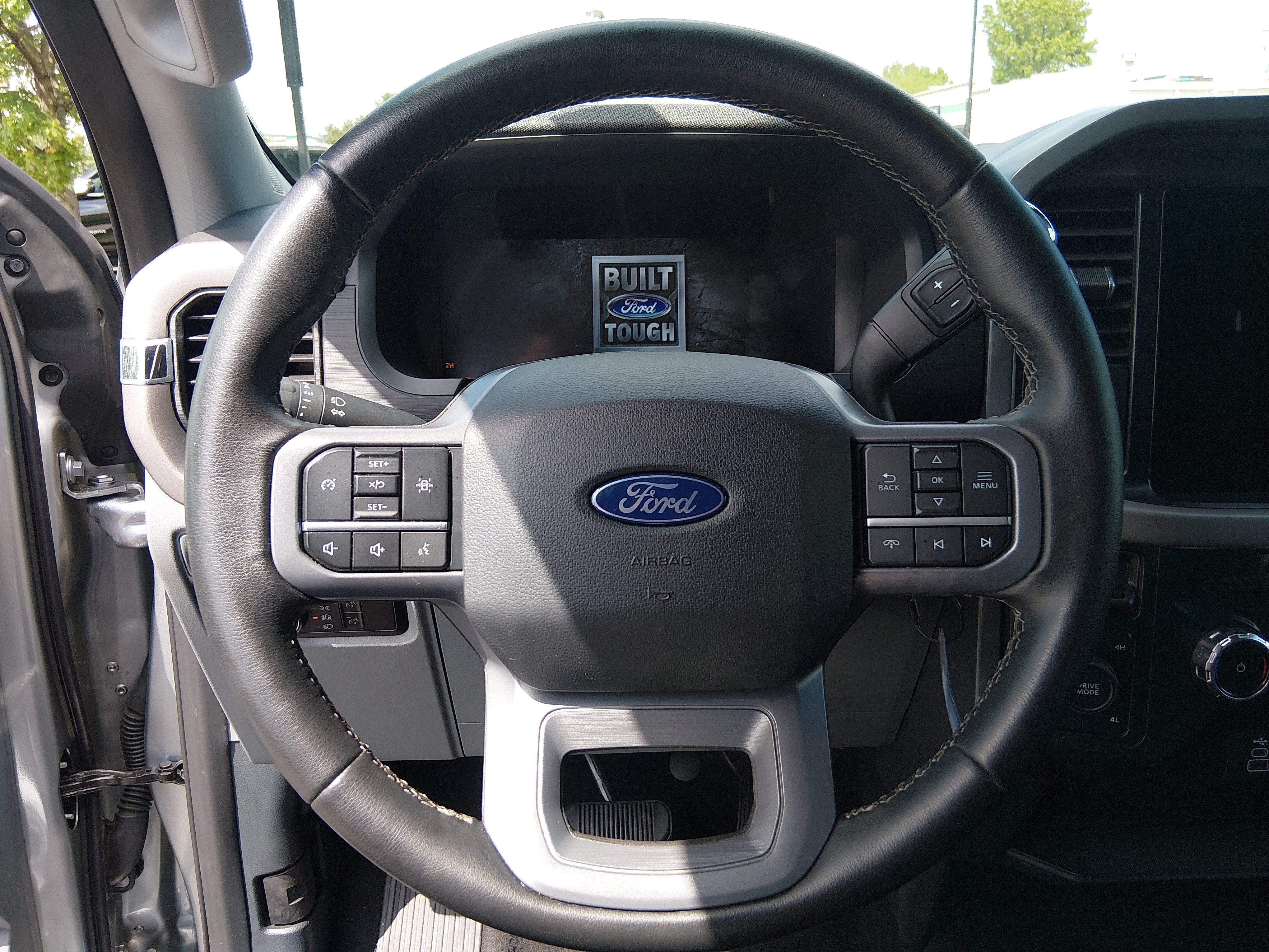 2025 Ford F-150 XLT - Photo 12