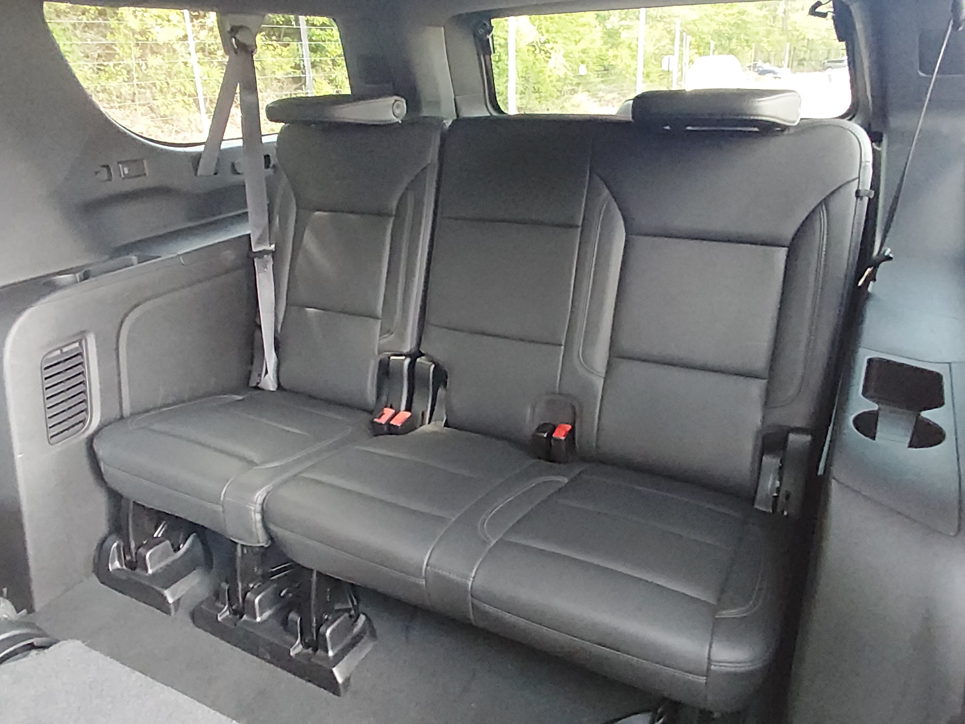2024 Chevrolet Suburban LT - Photo 18