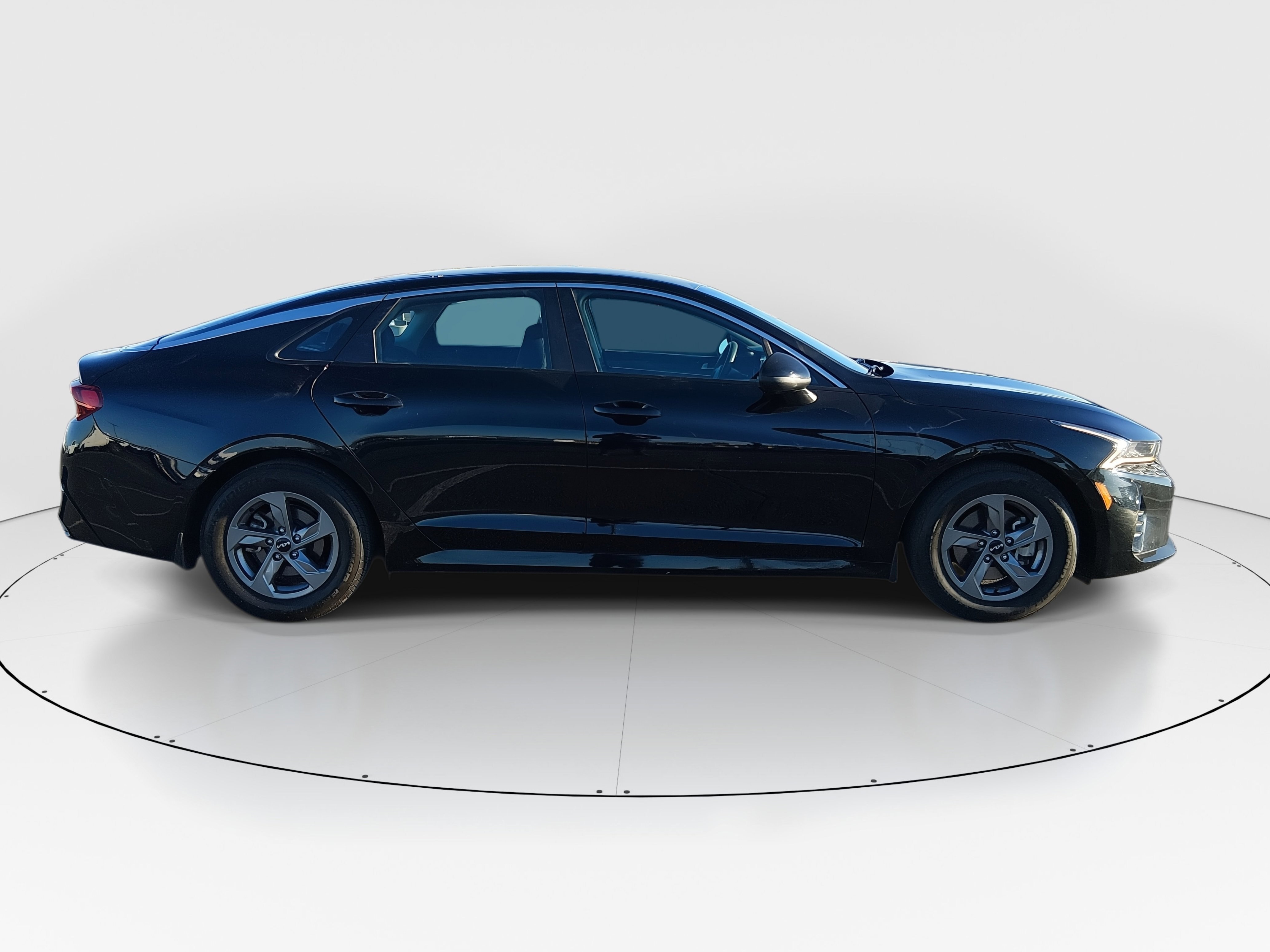 2024 Kia K5 LXS - Photo 8
