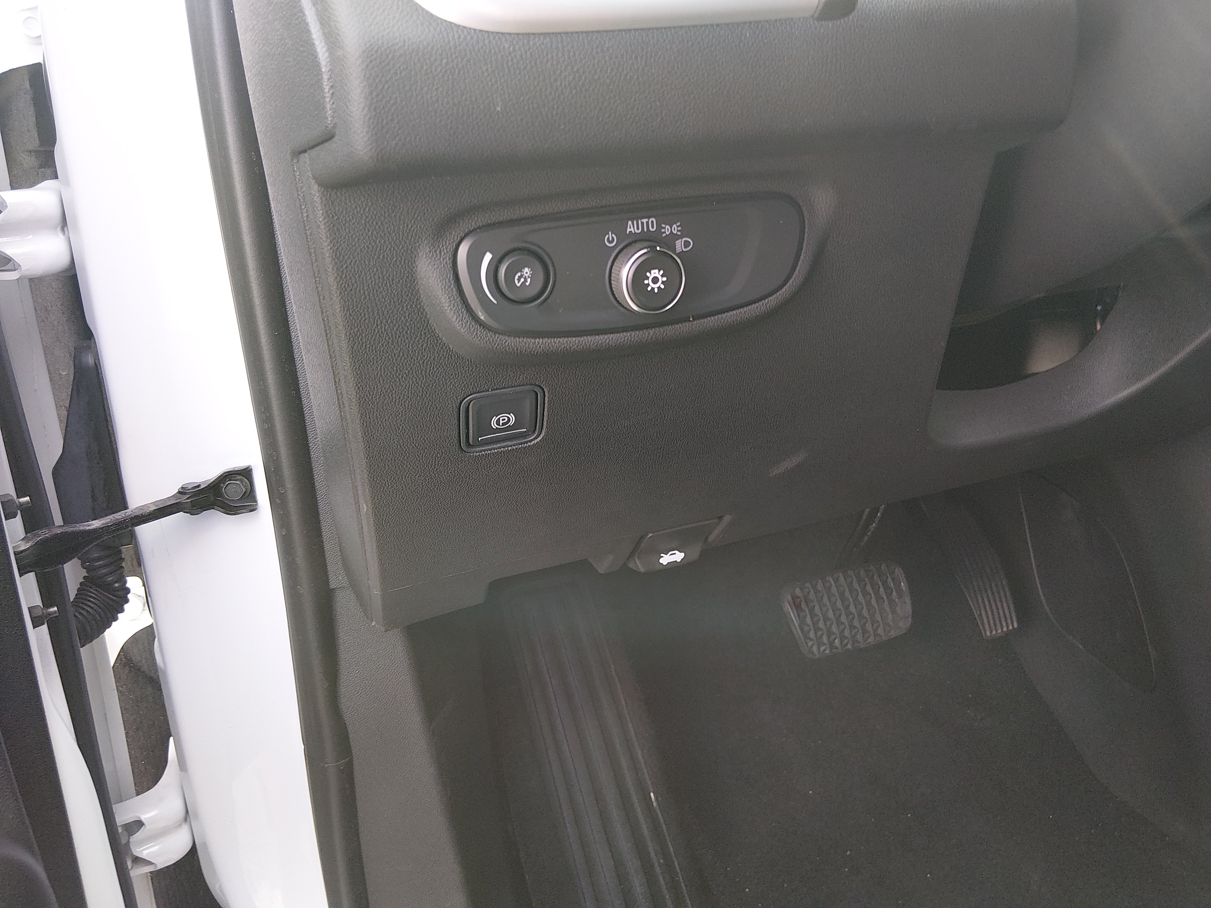 2024 GMC Terrain SLE - Photo 13