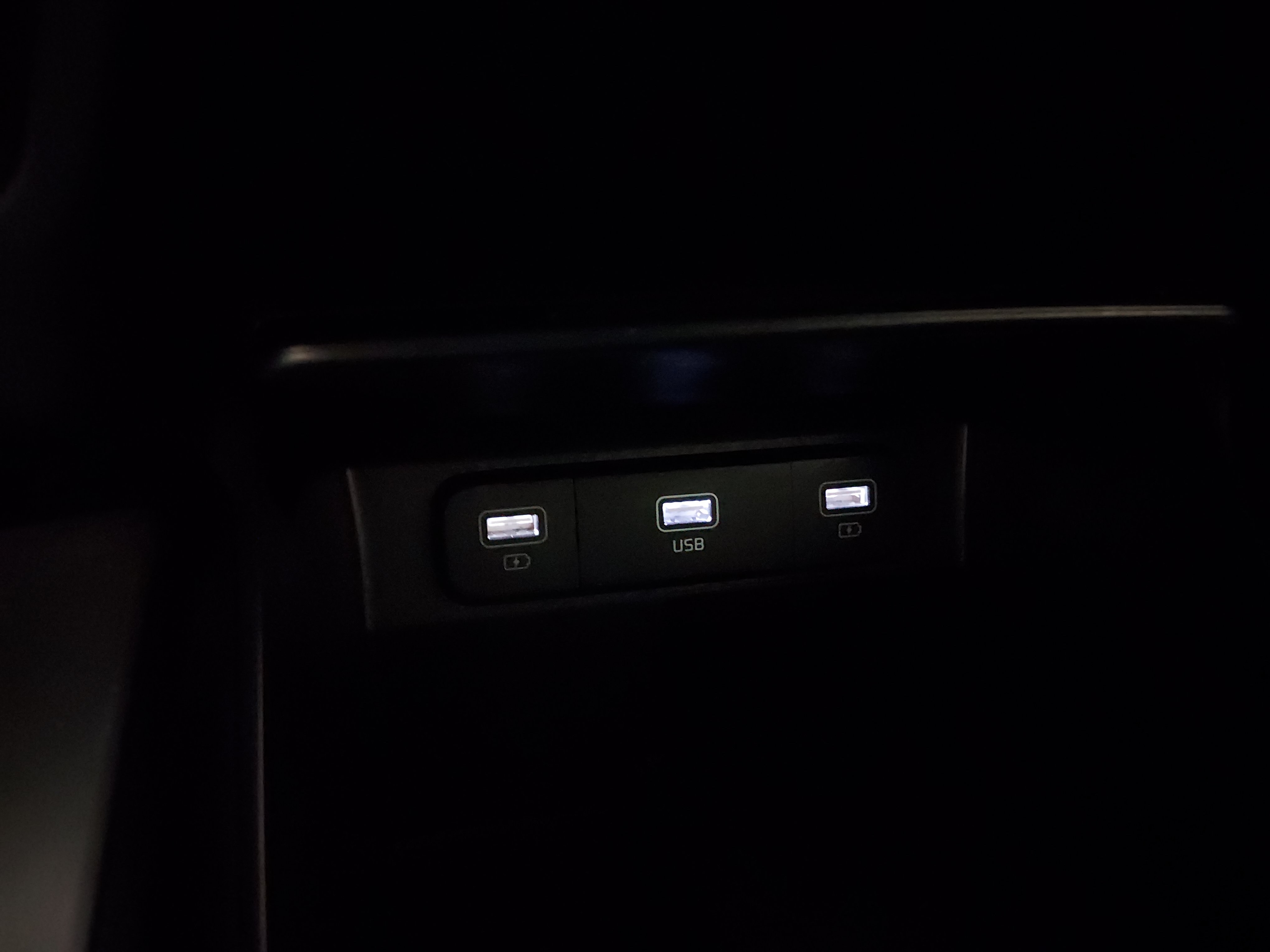 2023 Kia Sorento LX - Photo 19