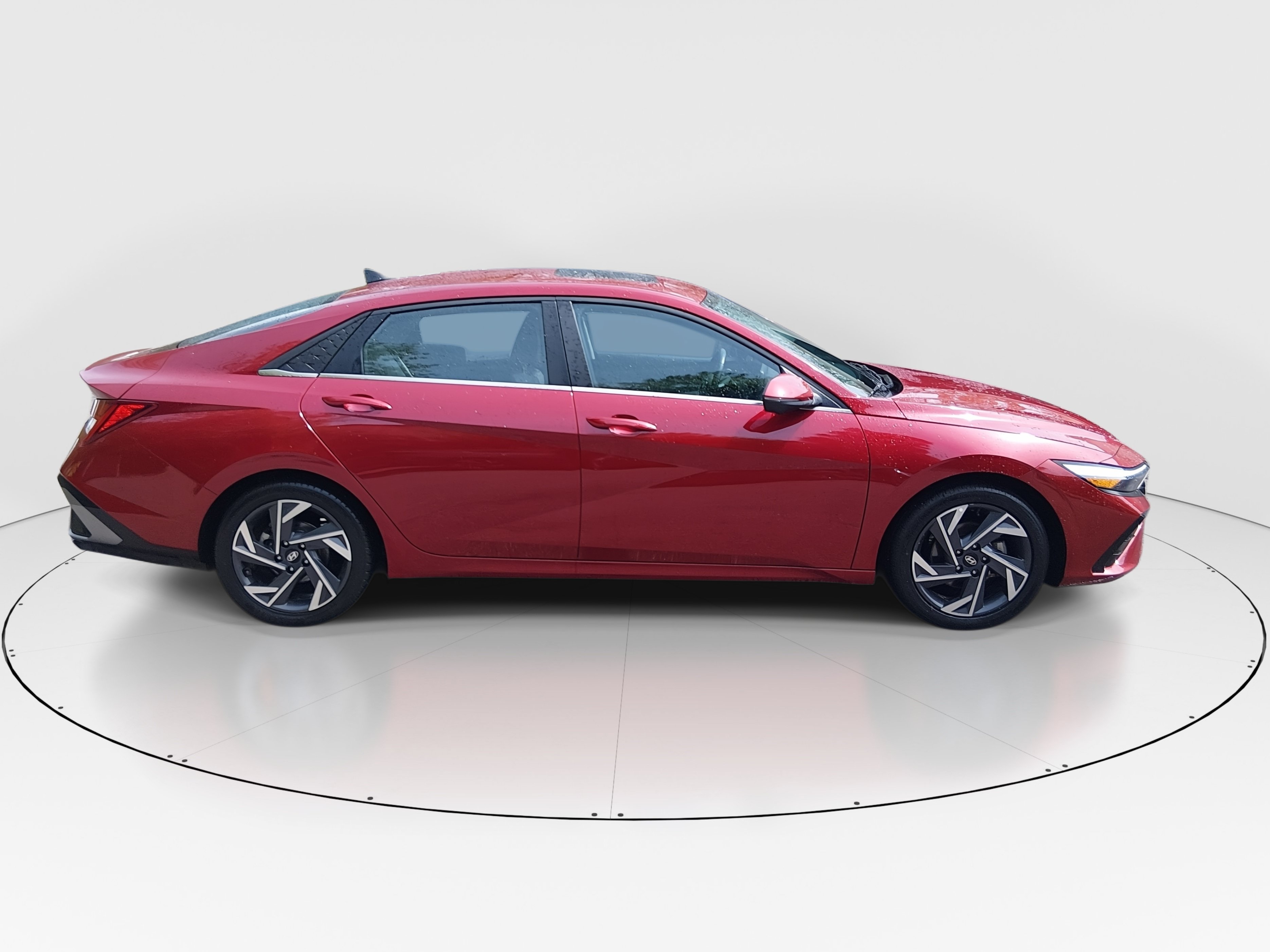 2024 Hyundai Elantra Limited - Photo 8