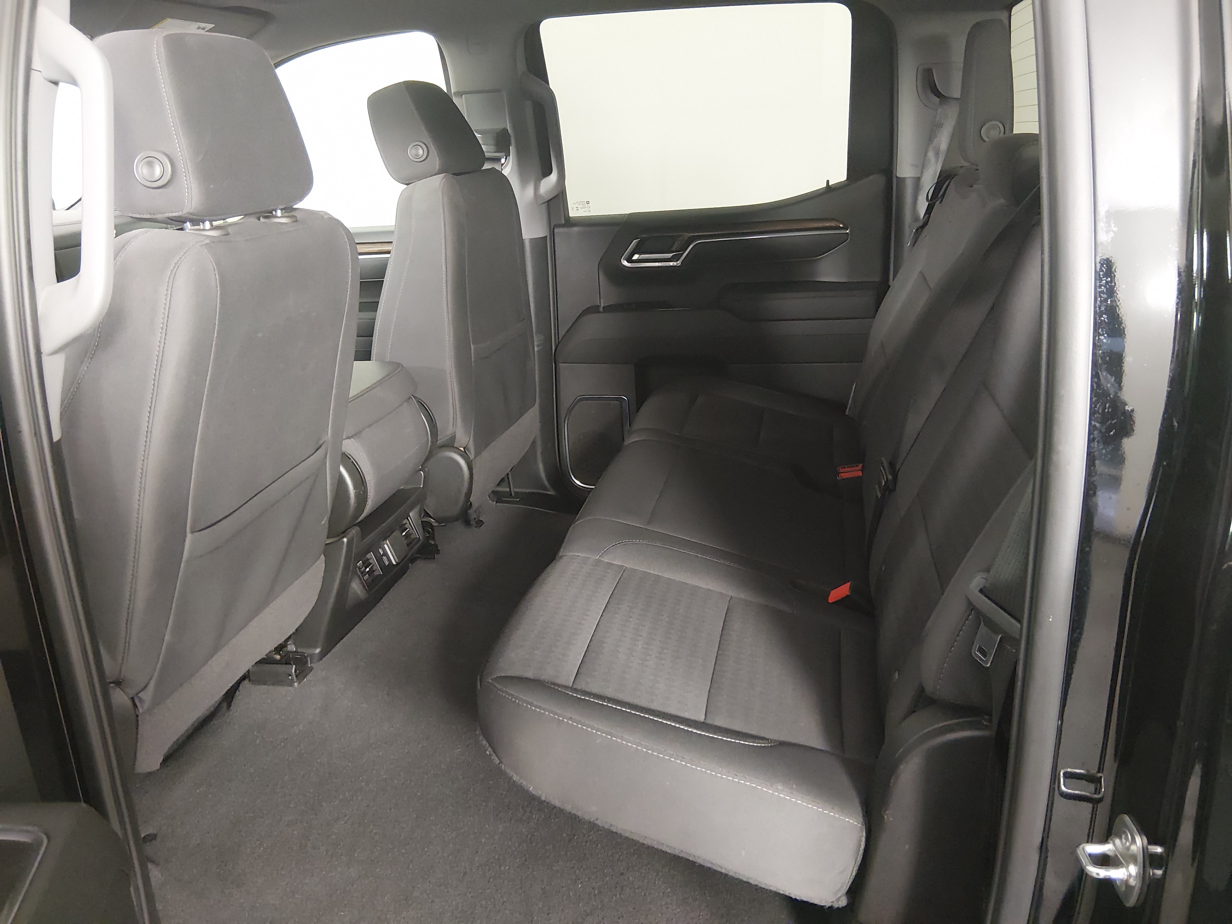 2025 Chevrolet Silverado 1500 LT - Photo 22
