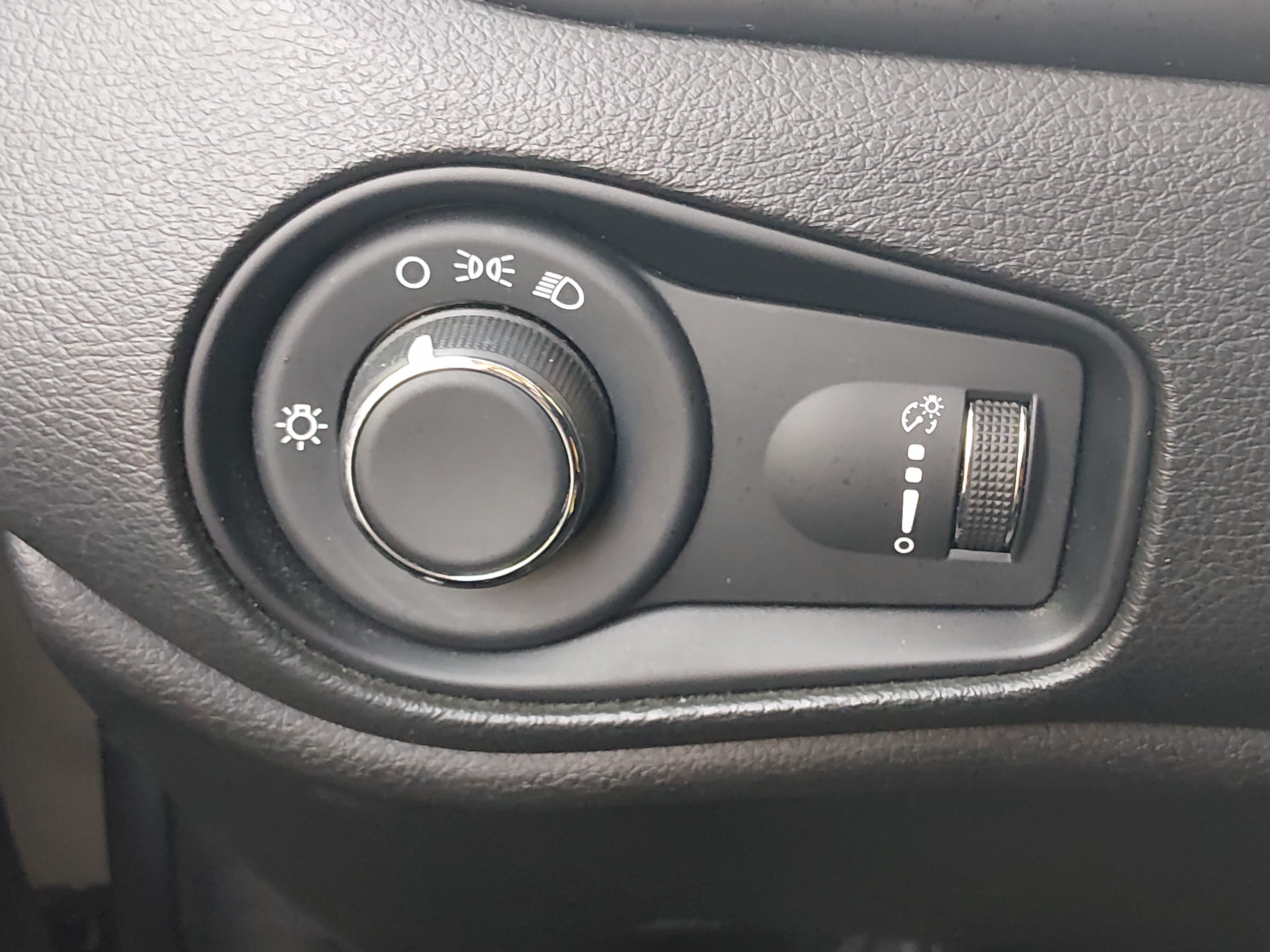 2023 Jeep Renegade Latitude - Photo 13