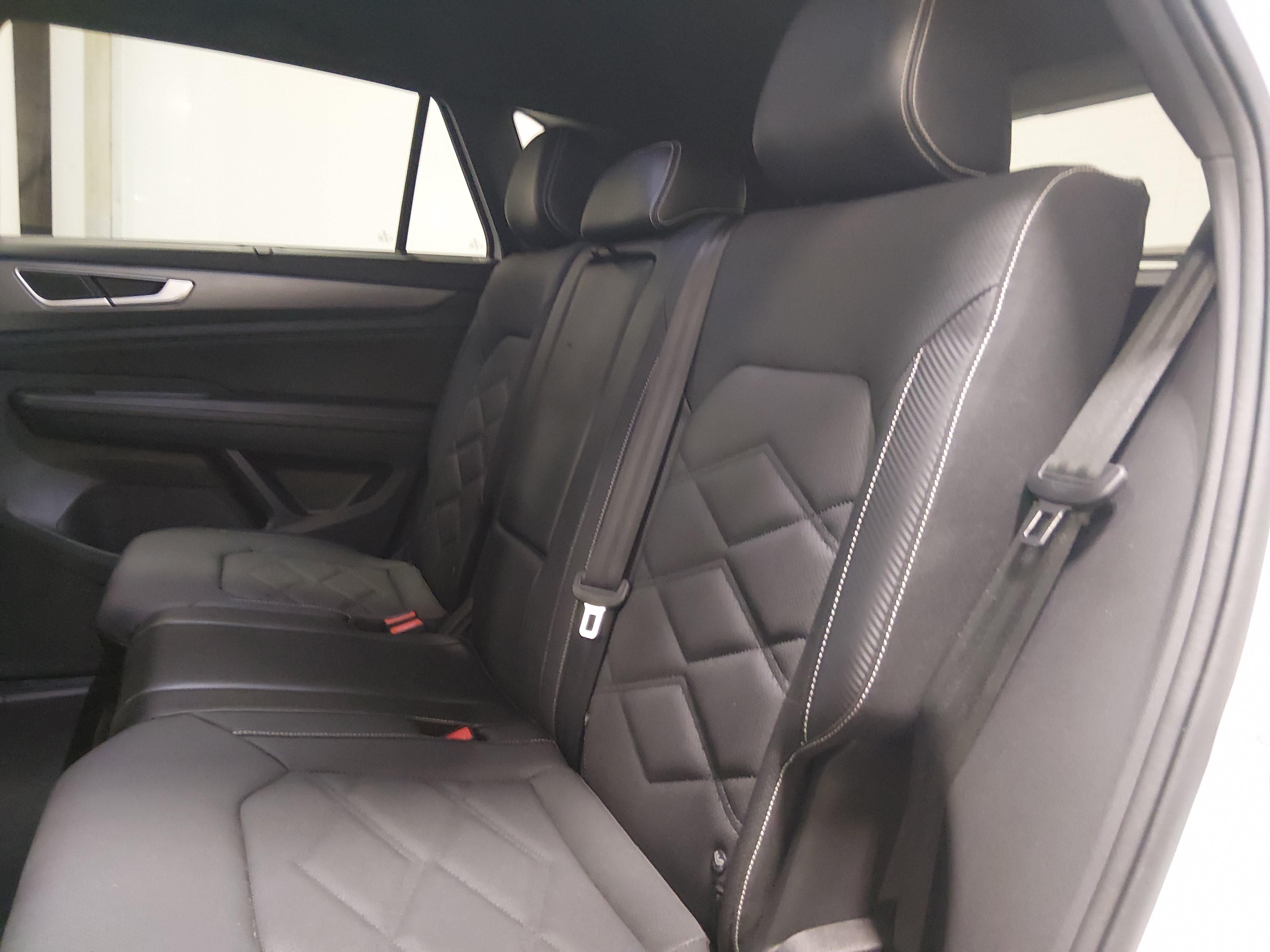 2024 Volkswagen Atlas Cross Sport SE w/Tech - Photo 19
