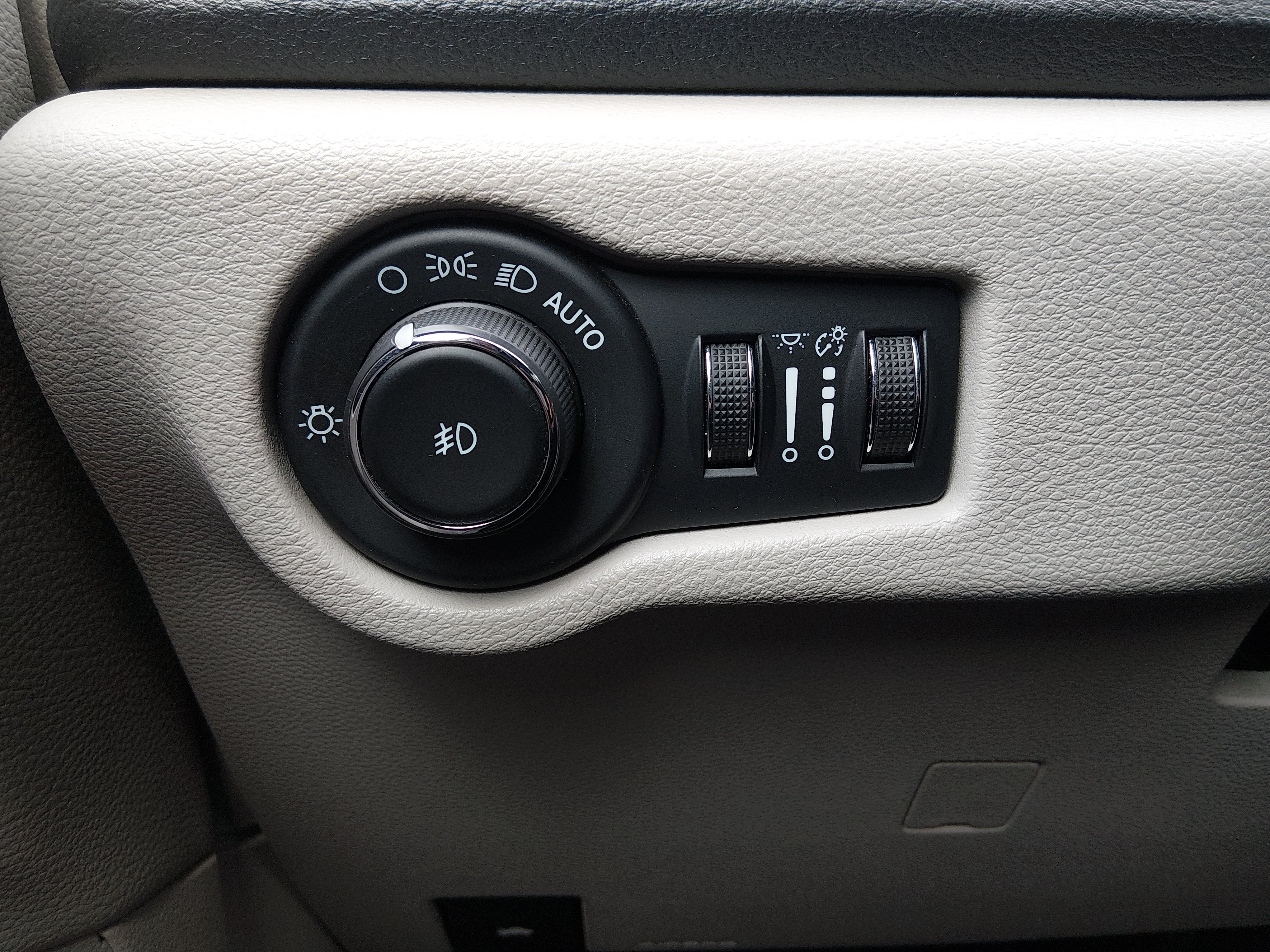 2023 Chrysler Pacifica Hybrid Touring L - Photo 13