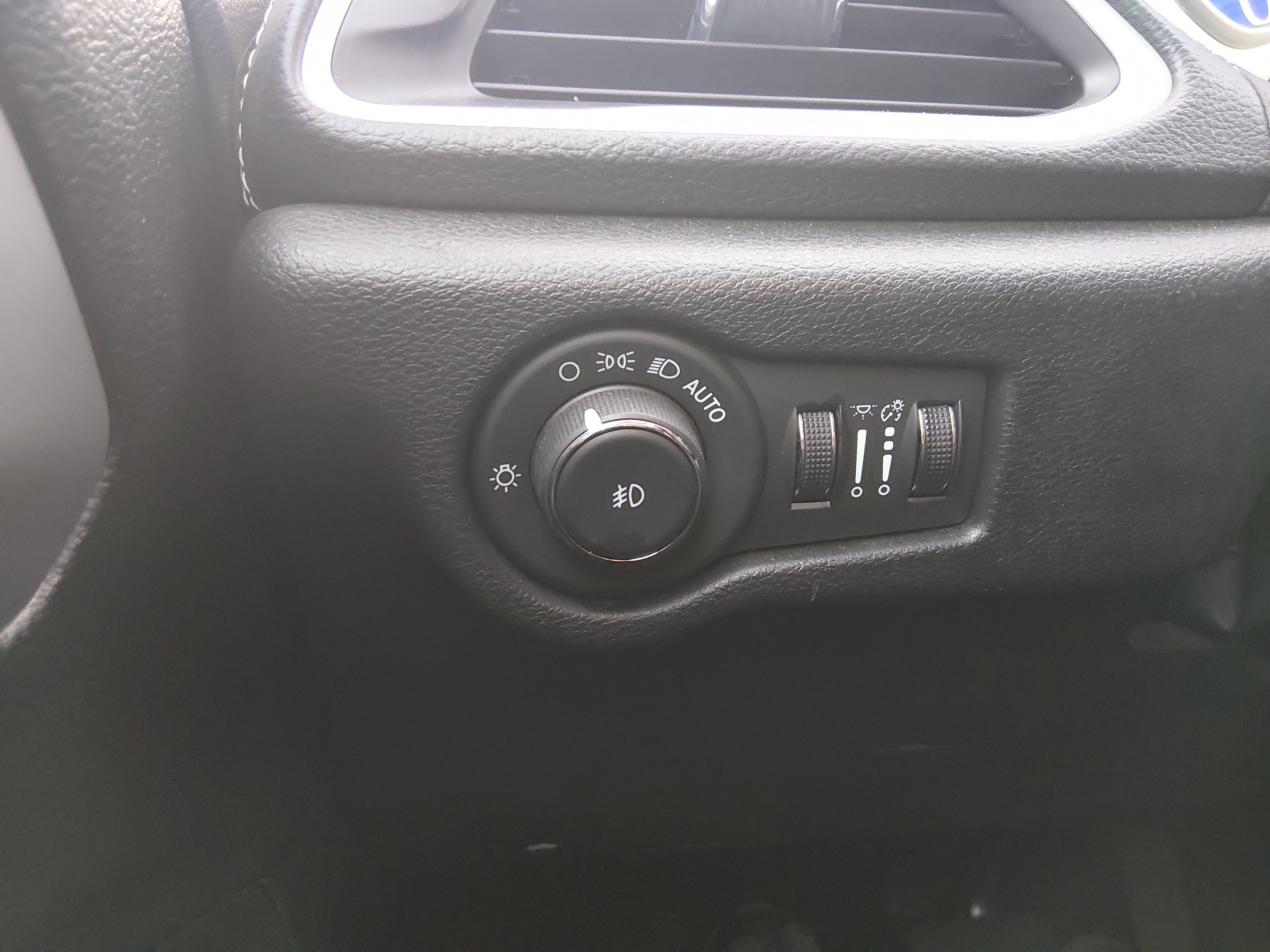 2024 Chrysler Pacifica PHEV Select - Photo 13