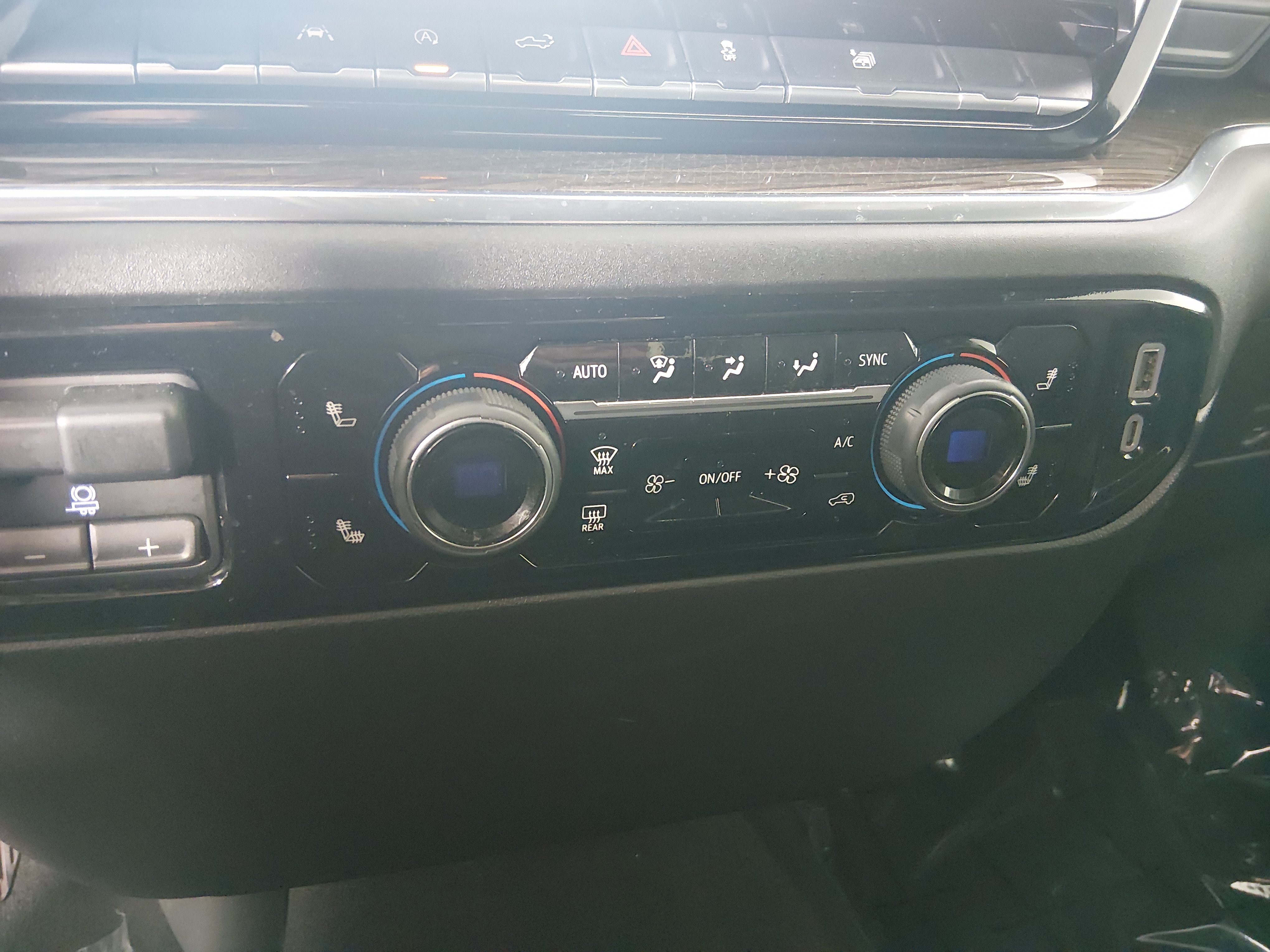 2025 Chevrolet Silverado 1500 LT - Photo 19