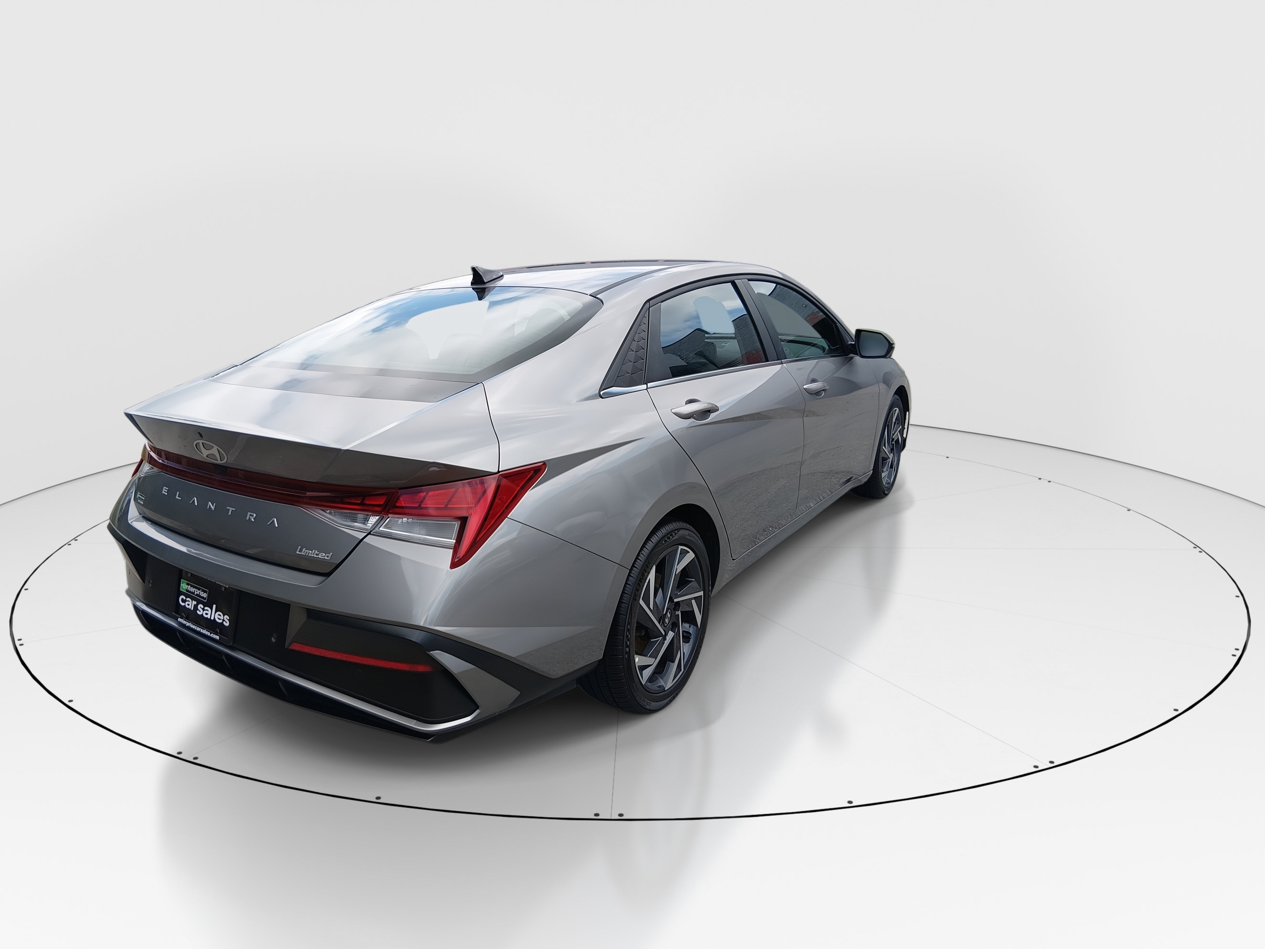 2024 Hyundai Elantra Limited - Photo 7