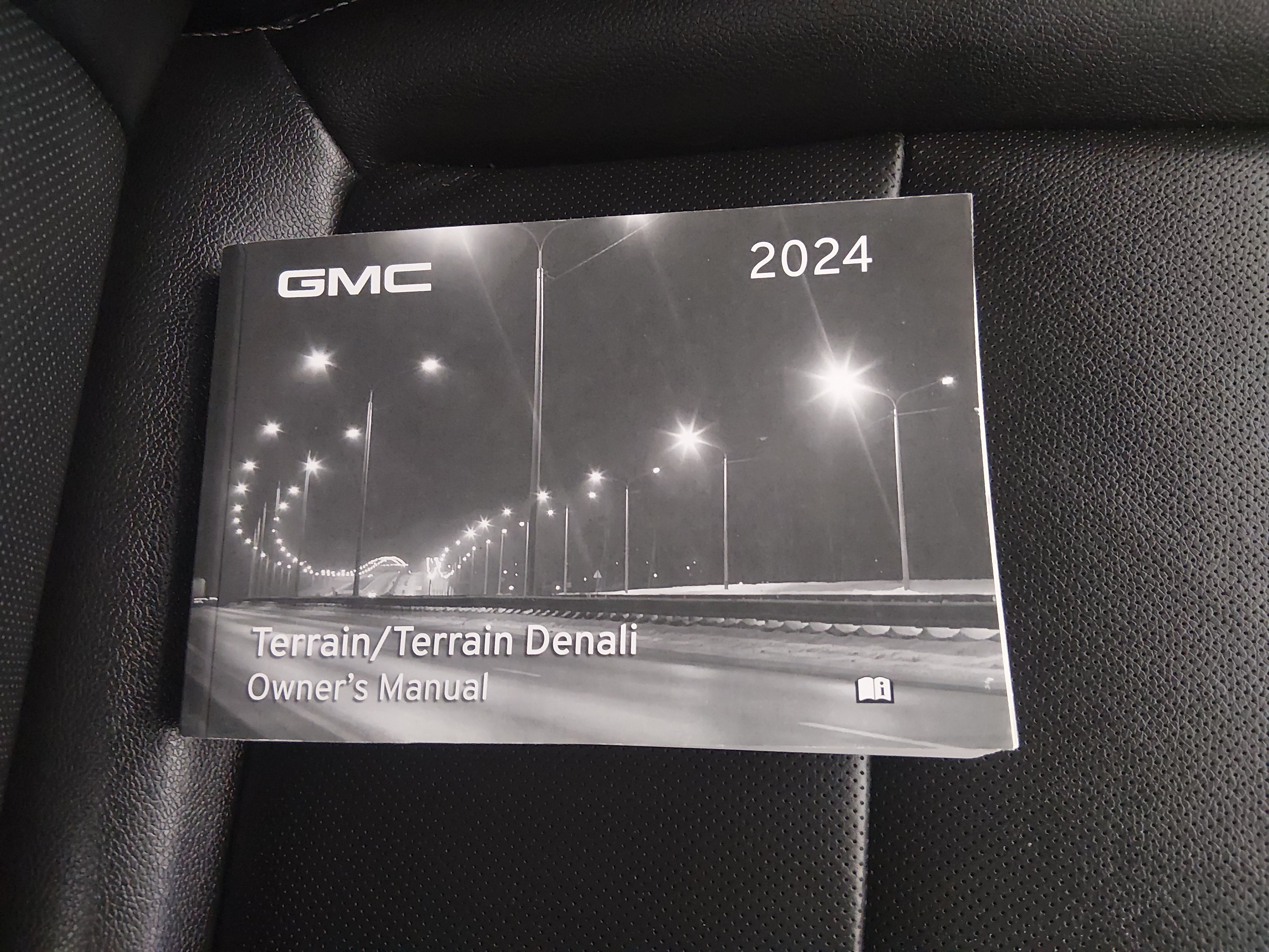 2024 GMC Terrain SLT - Photo 22