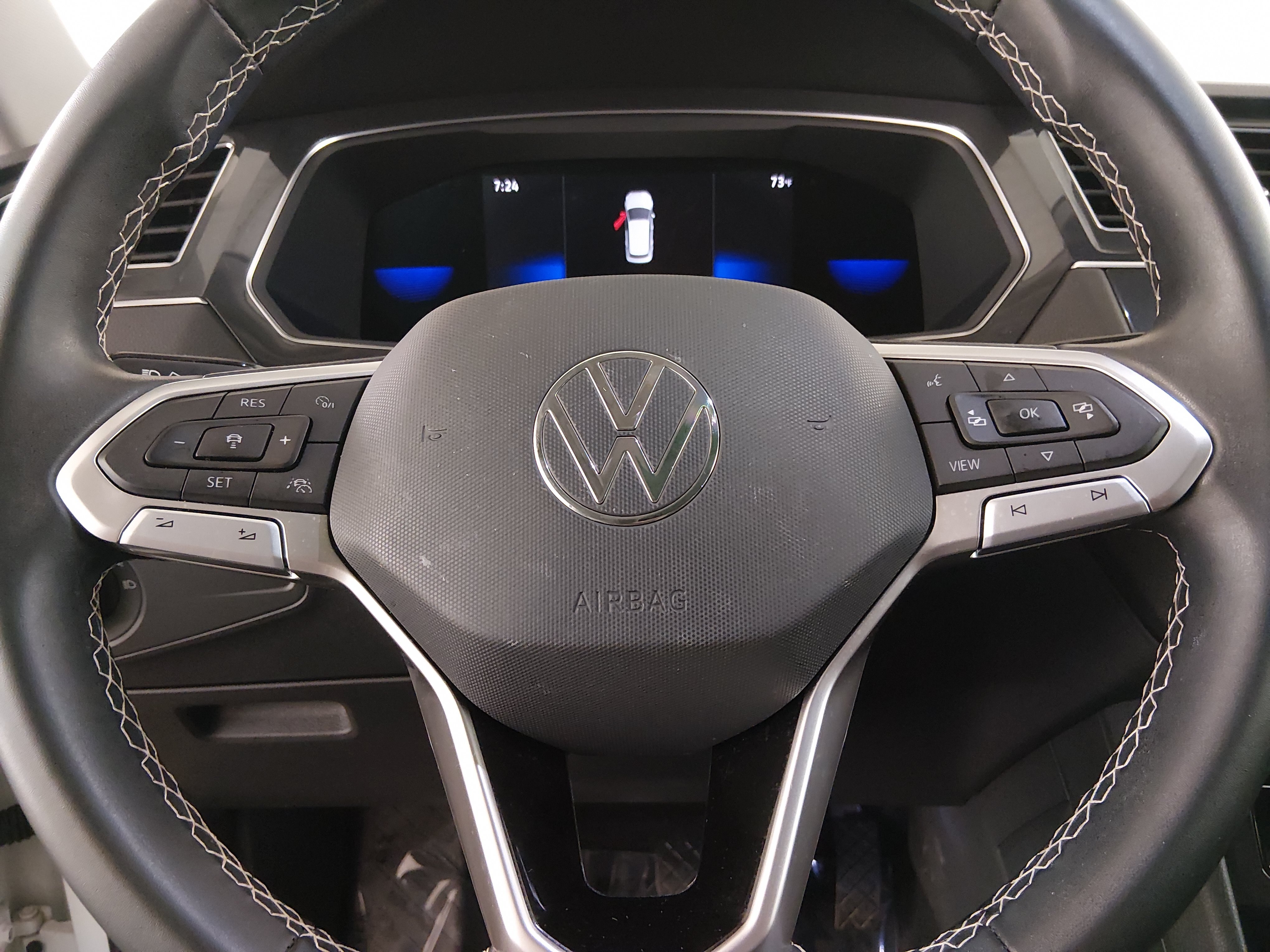 2022 Volkswagen Tiguan SE - Photo 12