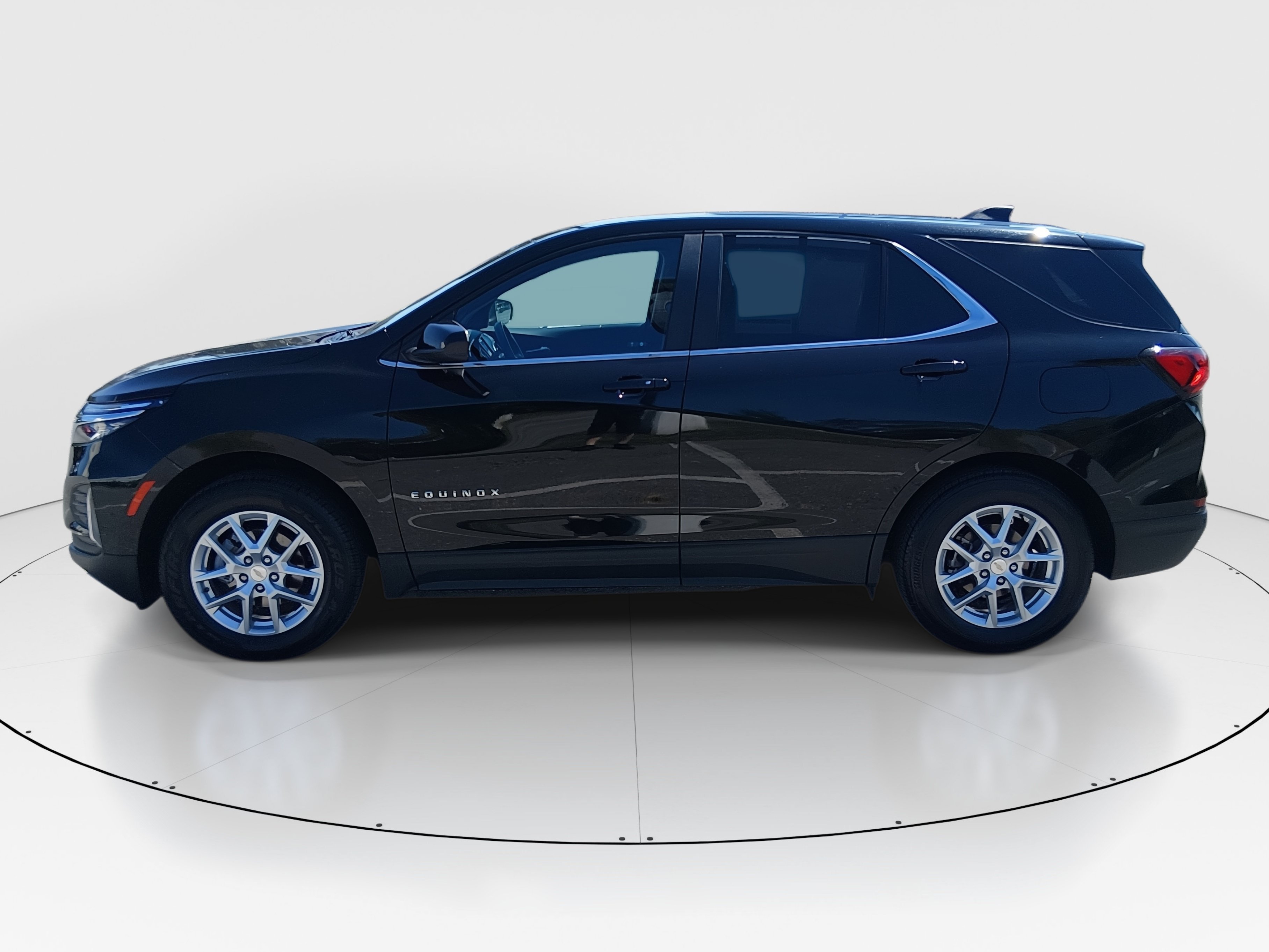 2024 Chevrolet Equinox LT - Photo 4
