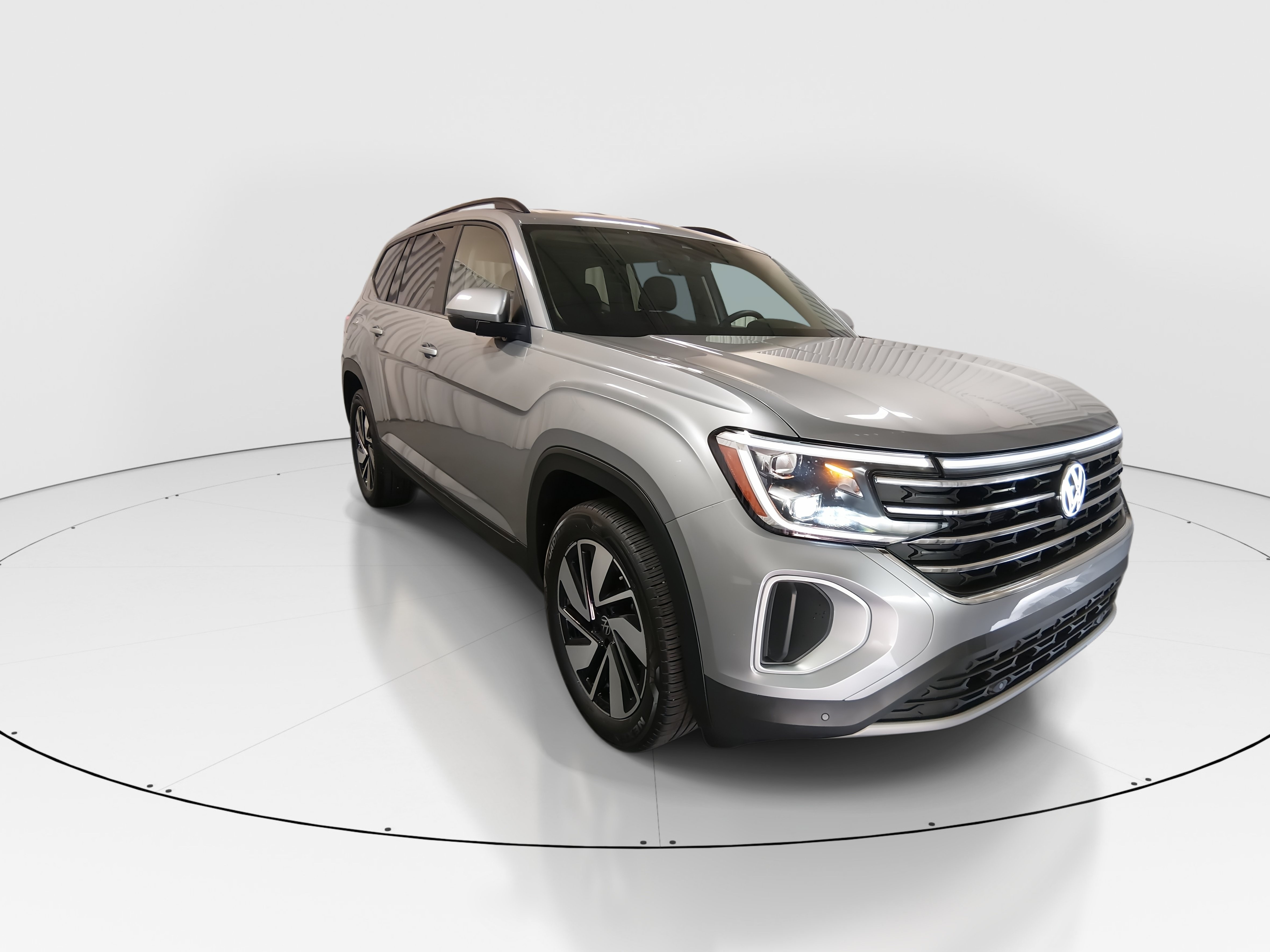 2026 Volkswagen Atlas SE w/Tech