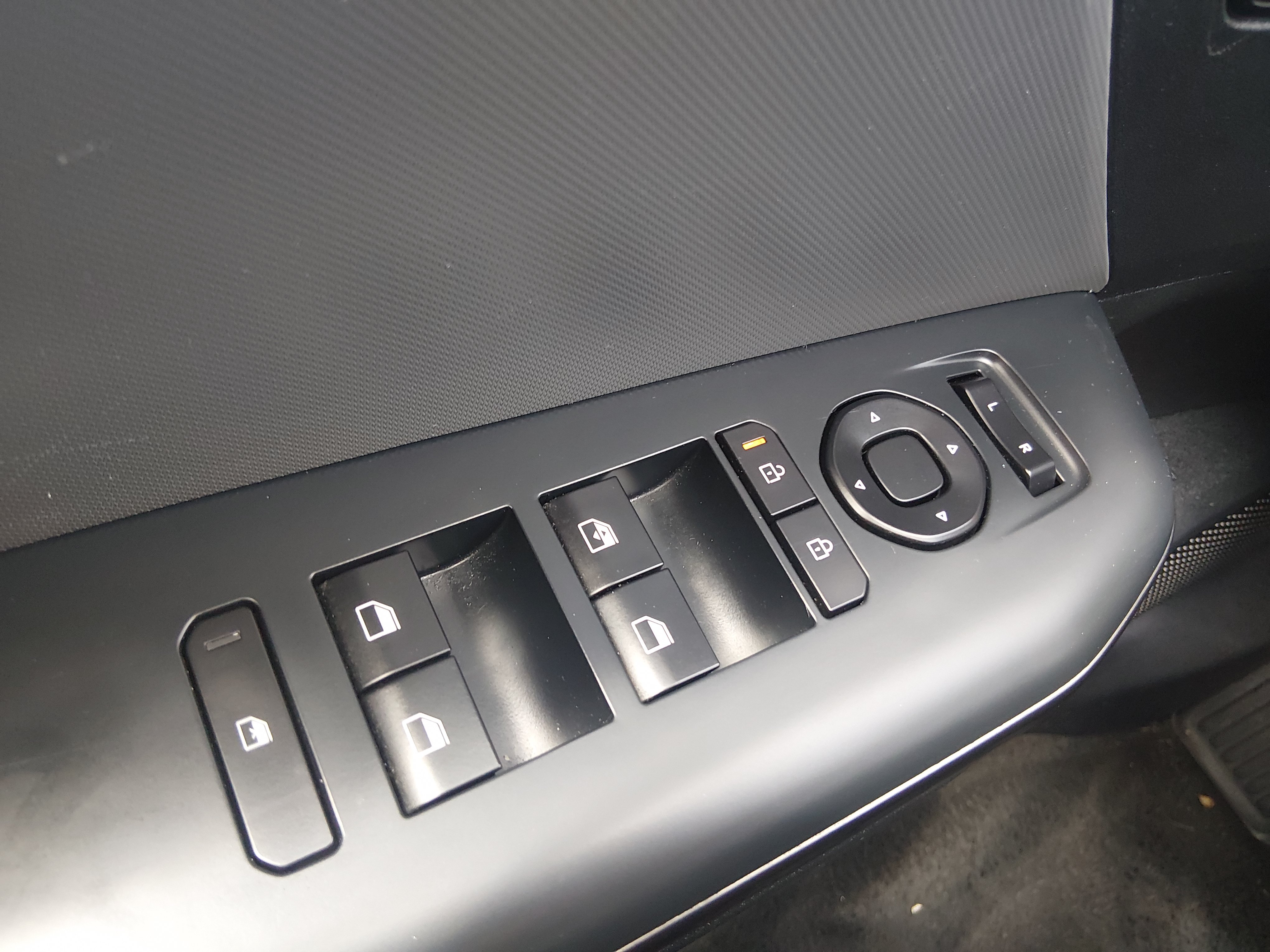 2025 Kia K4 LXS - Photo 13