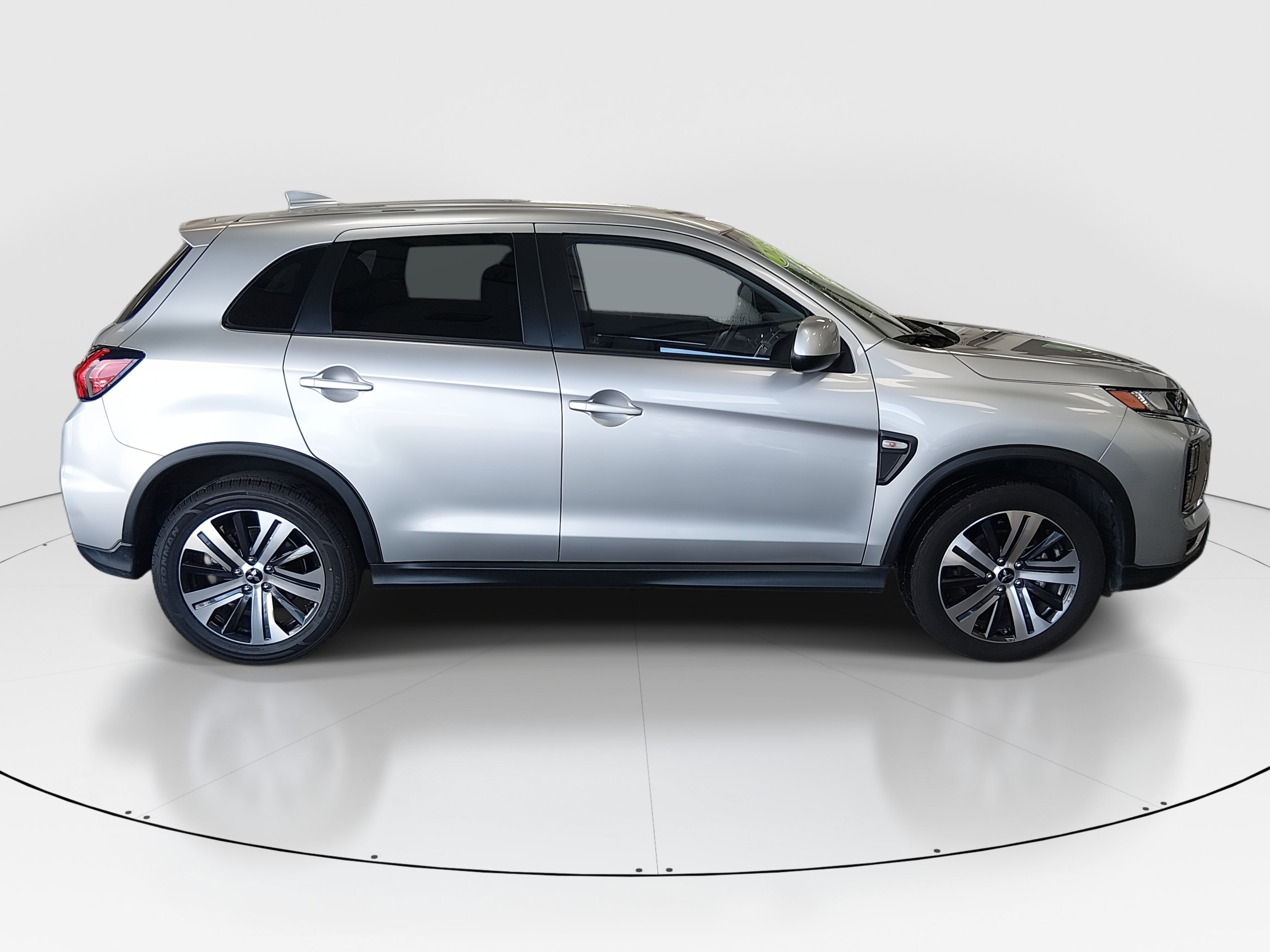 2025 Mitsubishi Outlander Sport ES - Photo 8