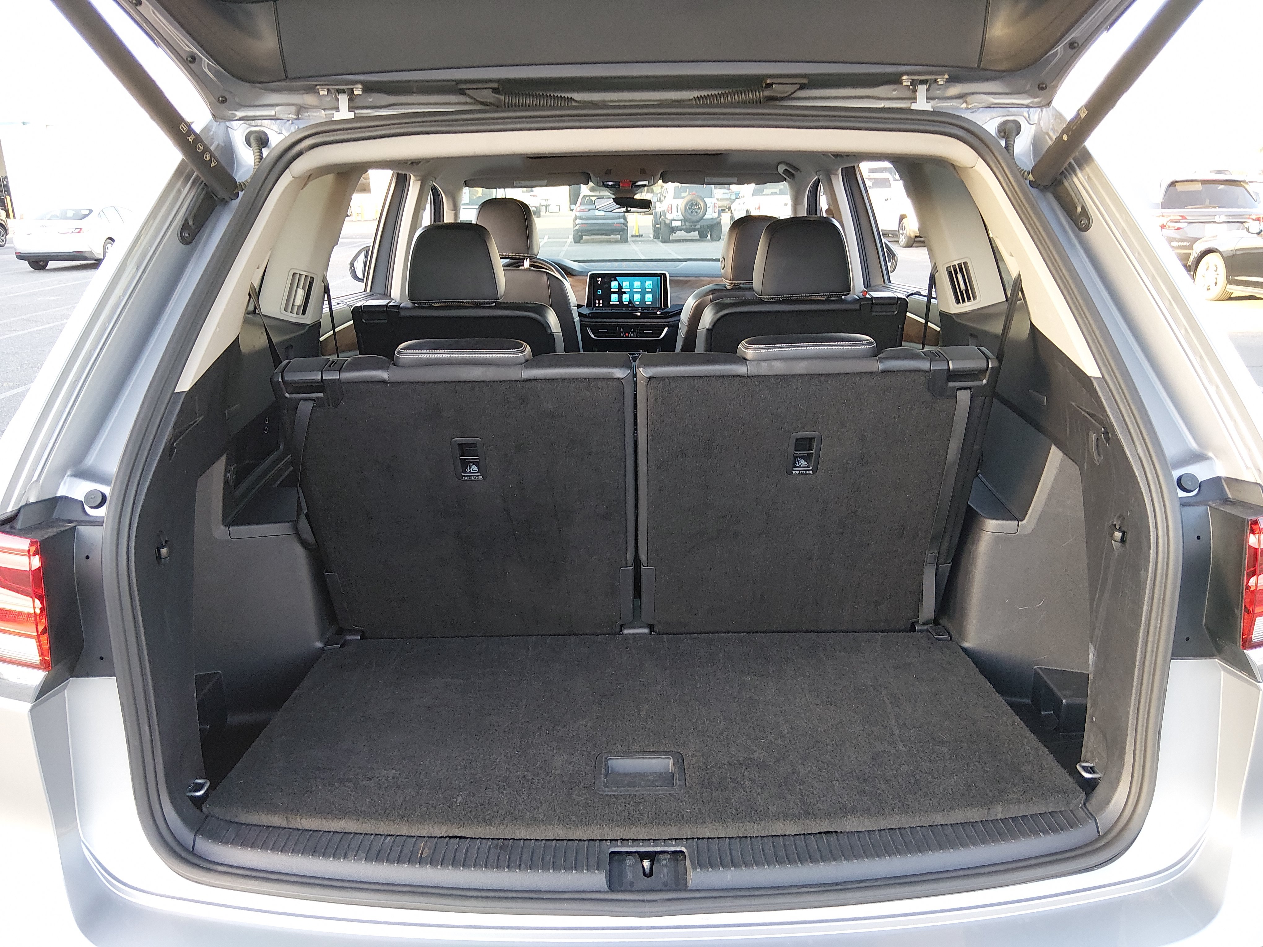 2024 Volkswagen Atlas SE w/Tech - Photo 11