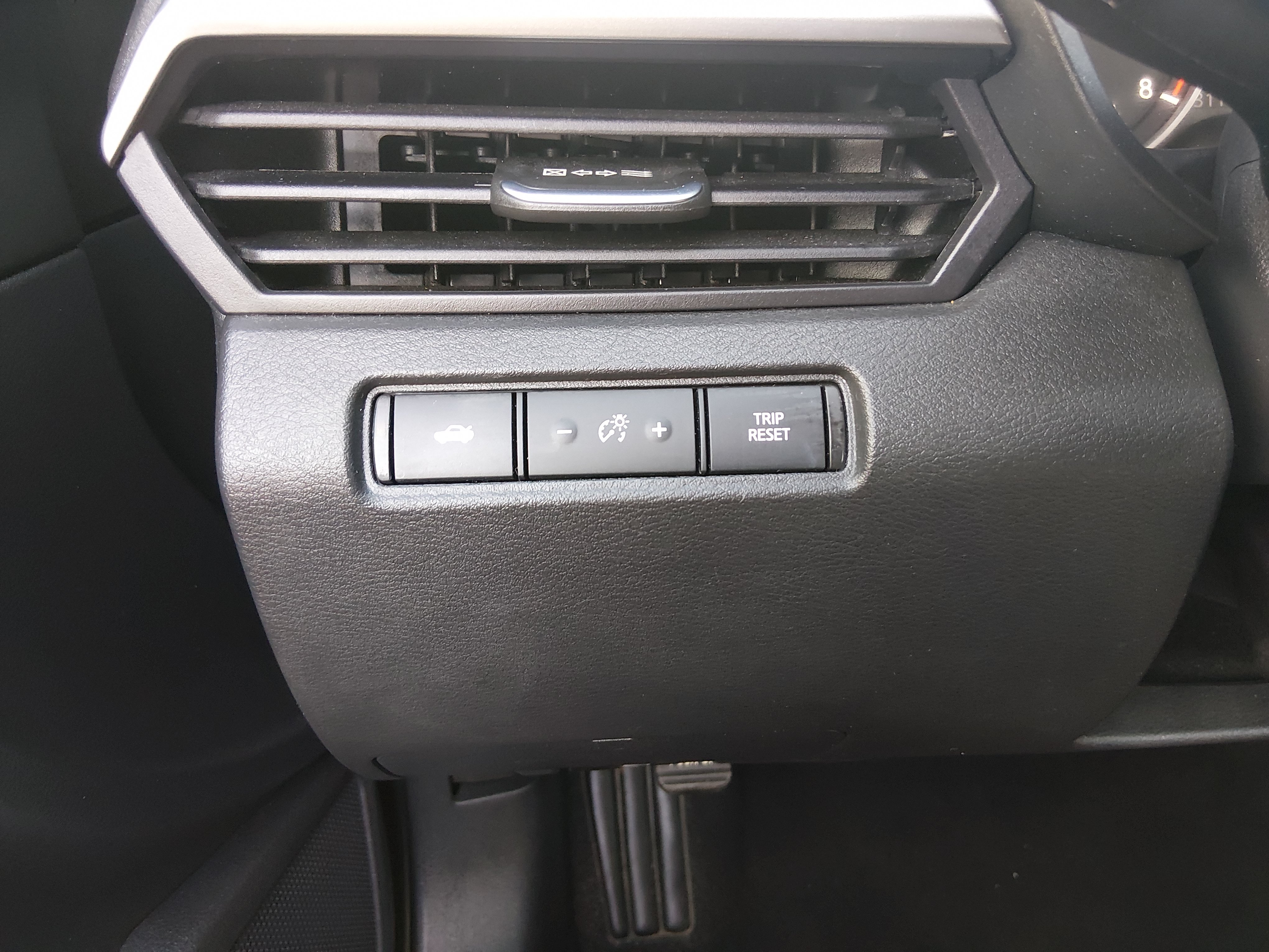 2025 Nissan Altima SV - Photo 13
