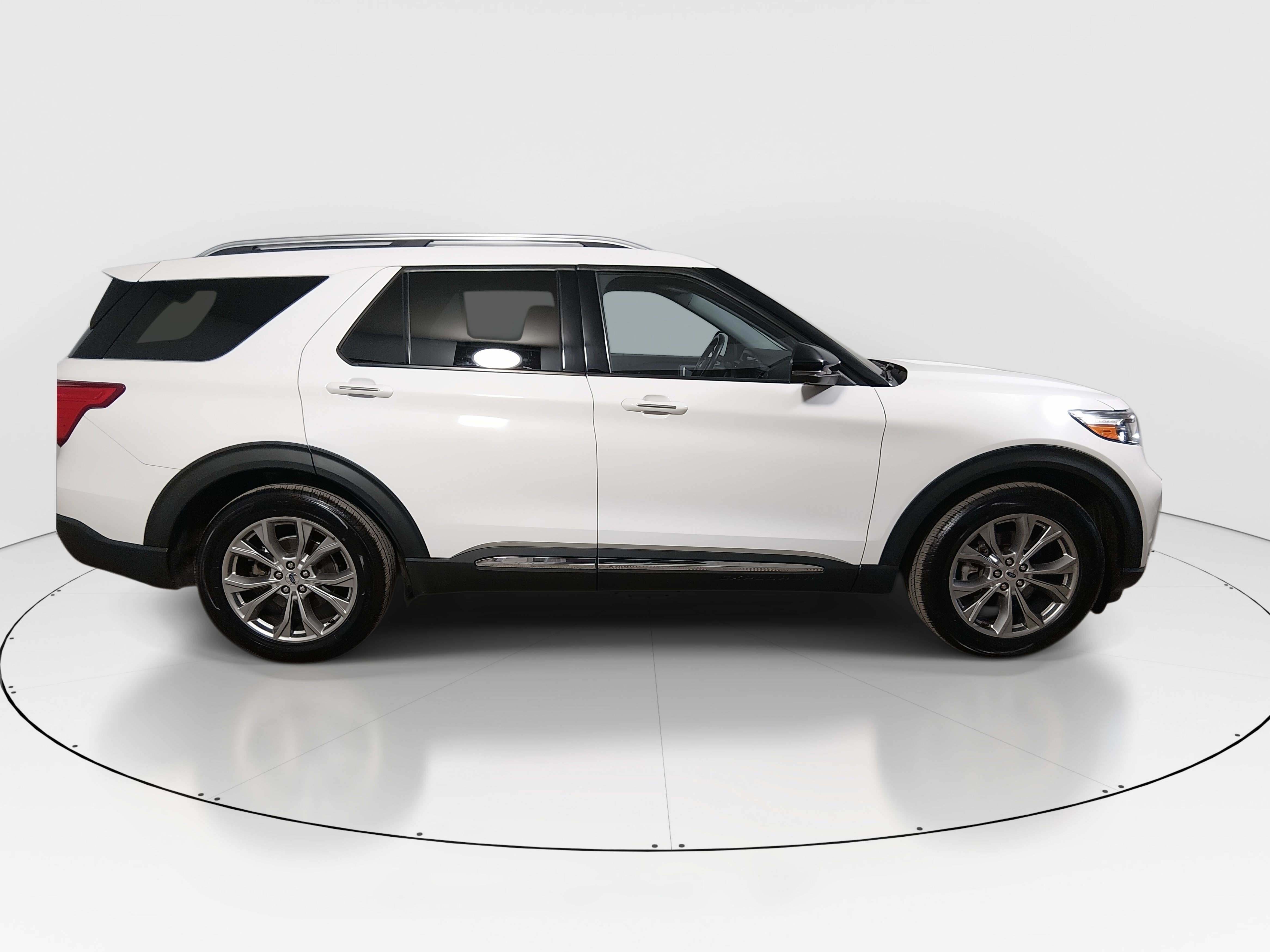 2023 Ford Explorer Limited - Photo 8