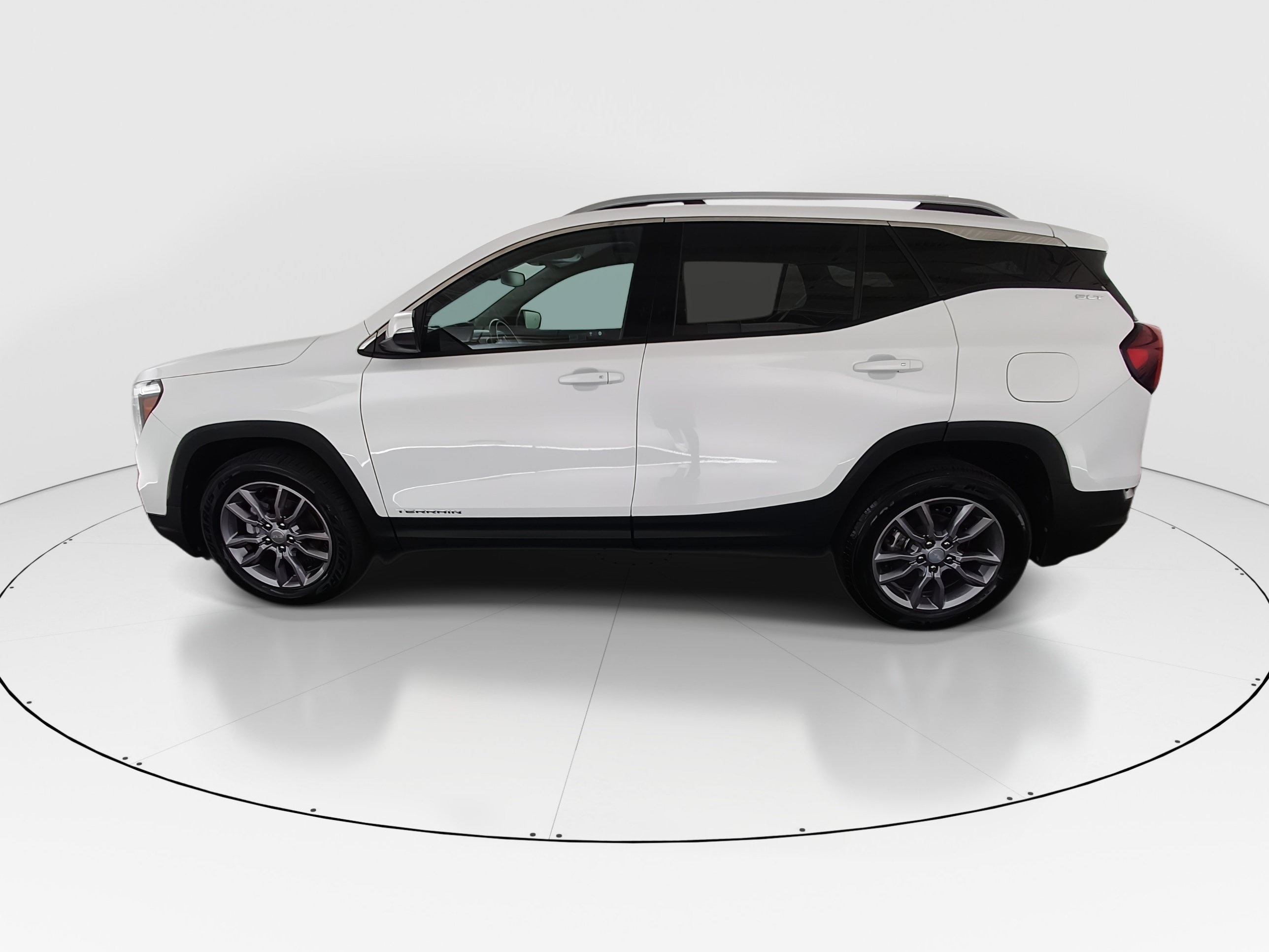 2023 GMC Terrain SLT - Photo 4